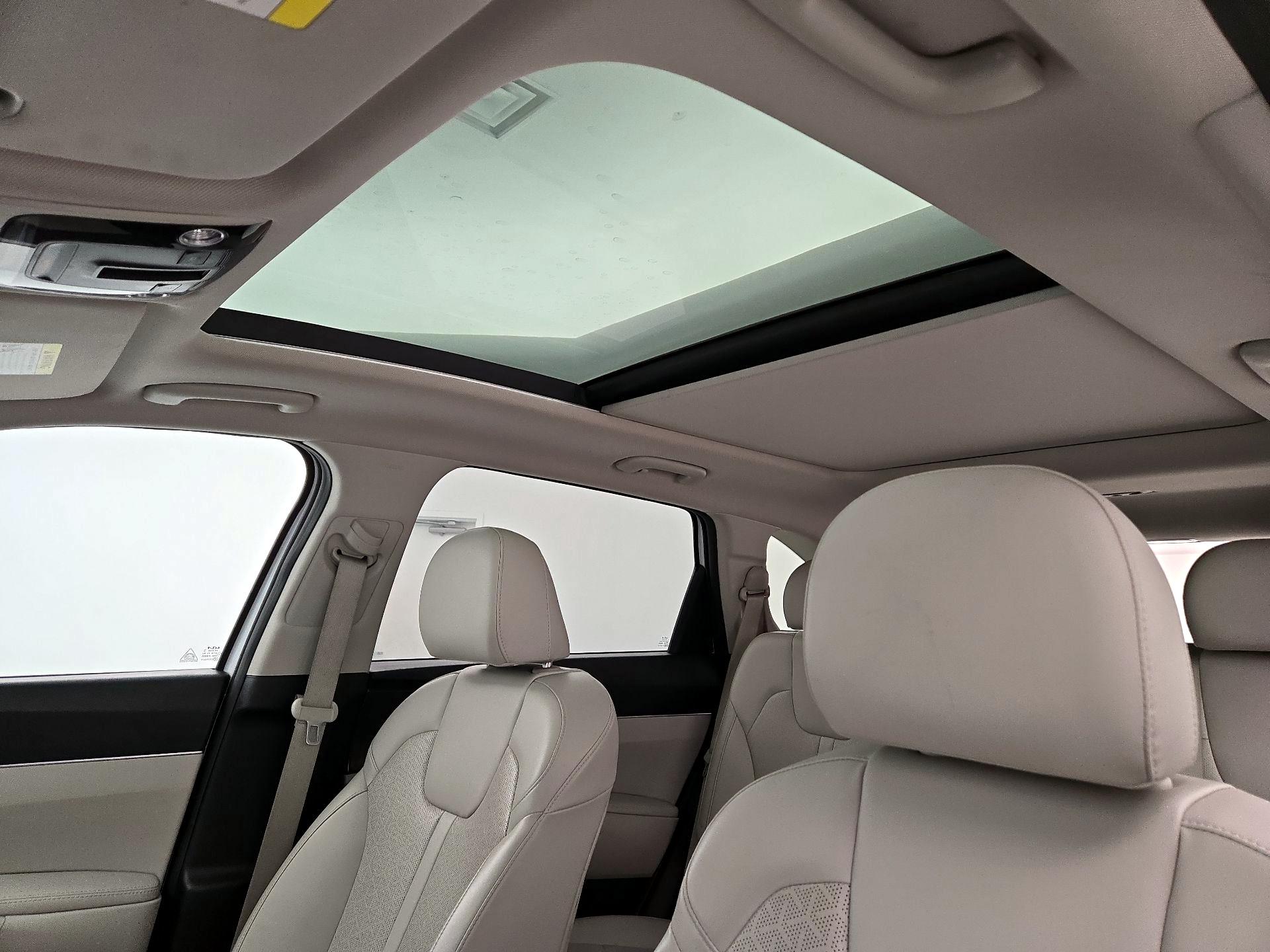 Thumbnail: 2023 Kia Sorento - 20