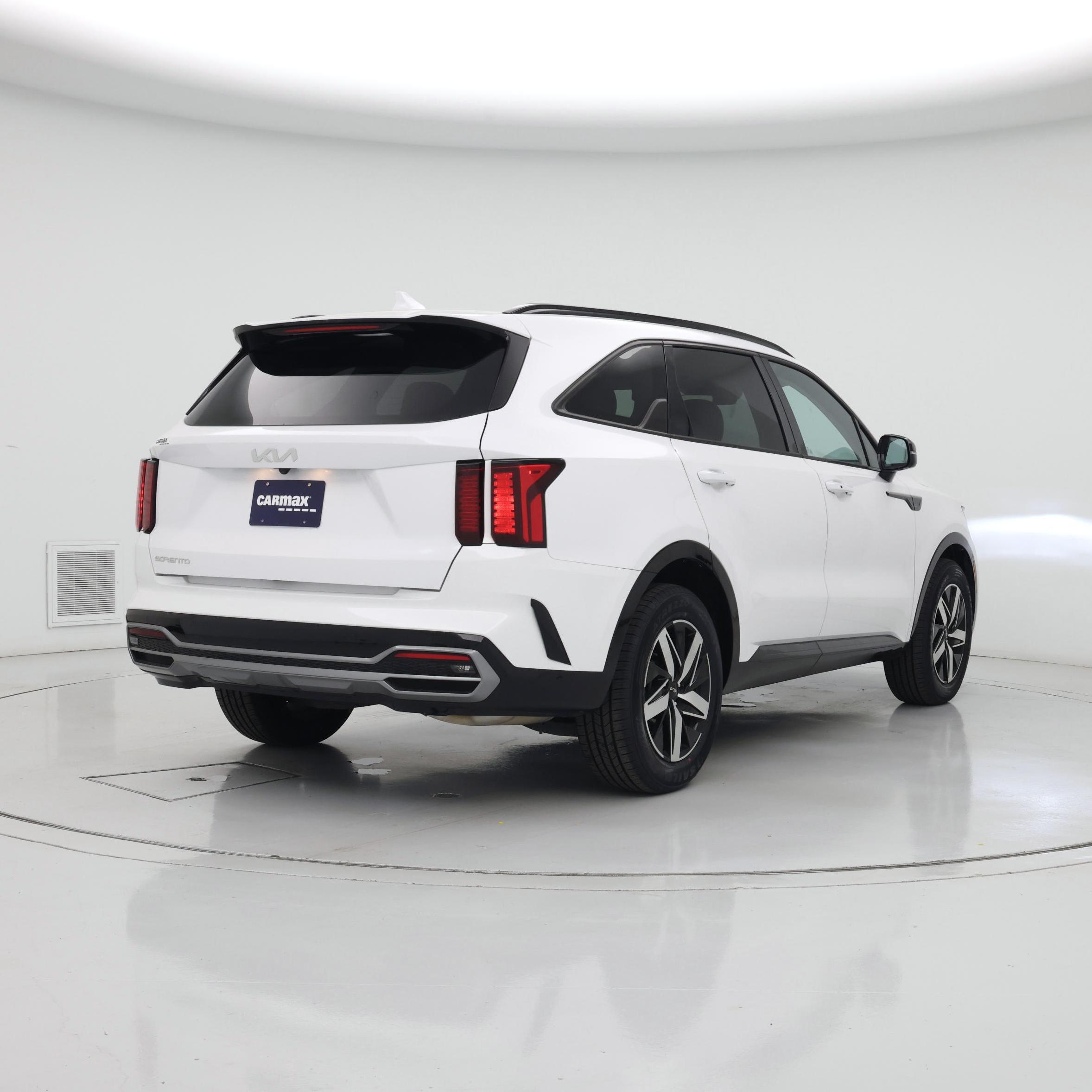 Thumbnail: 2023 Kia Sorento - 8