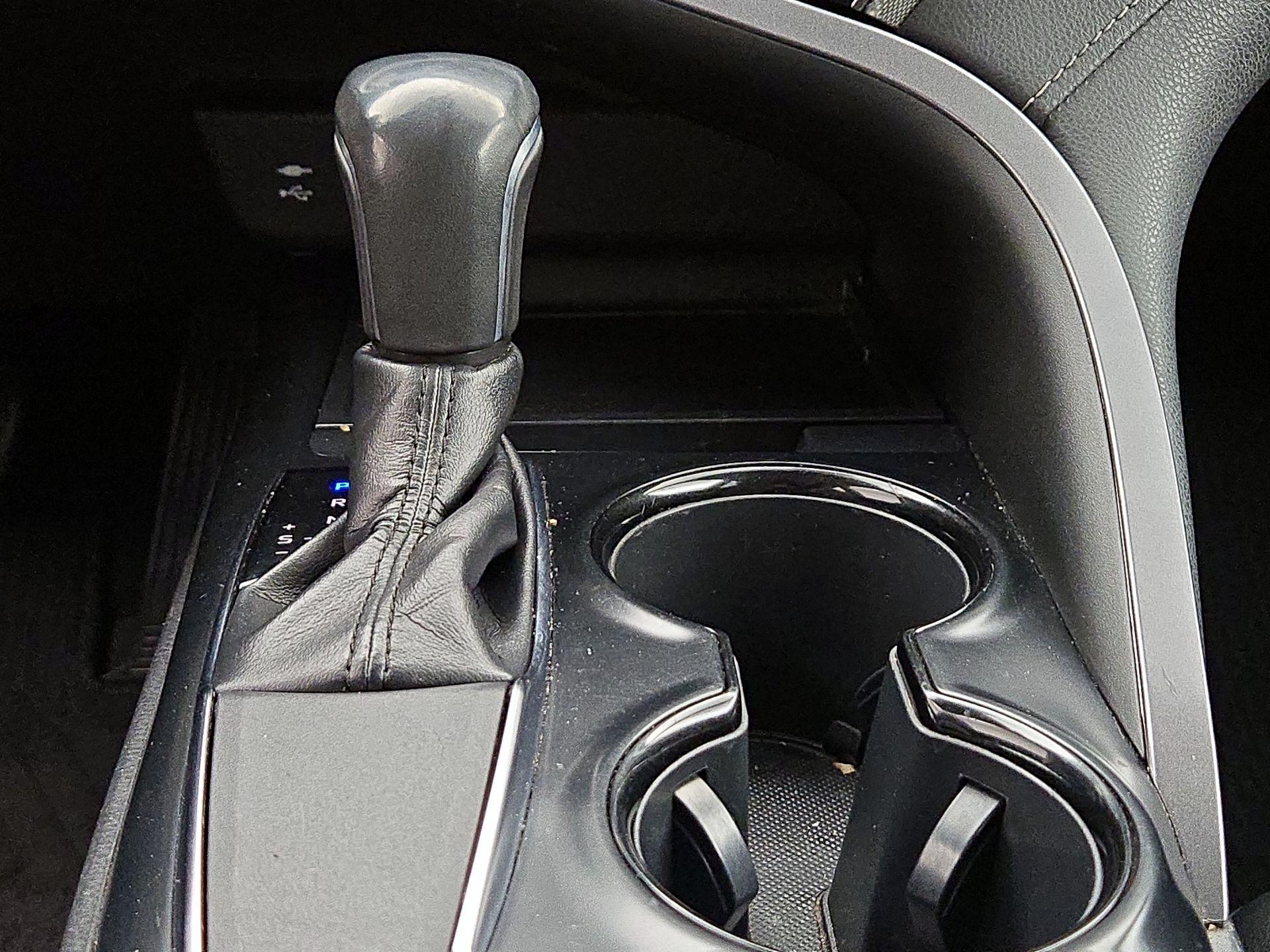 Thumbnail: 2019 Toyota Camry - 17