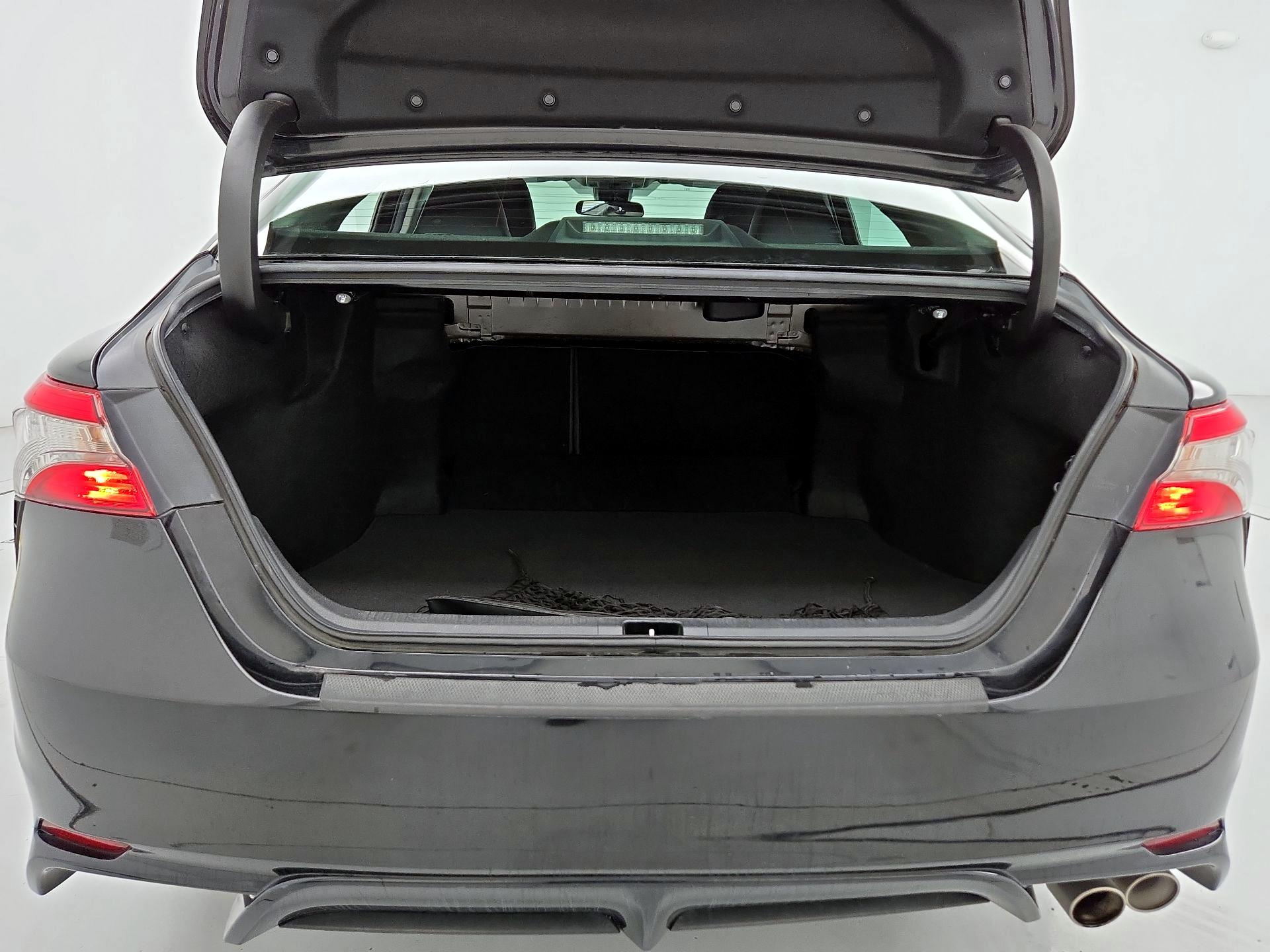 Thumbnail: 2019 Toyota Camry - 20