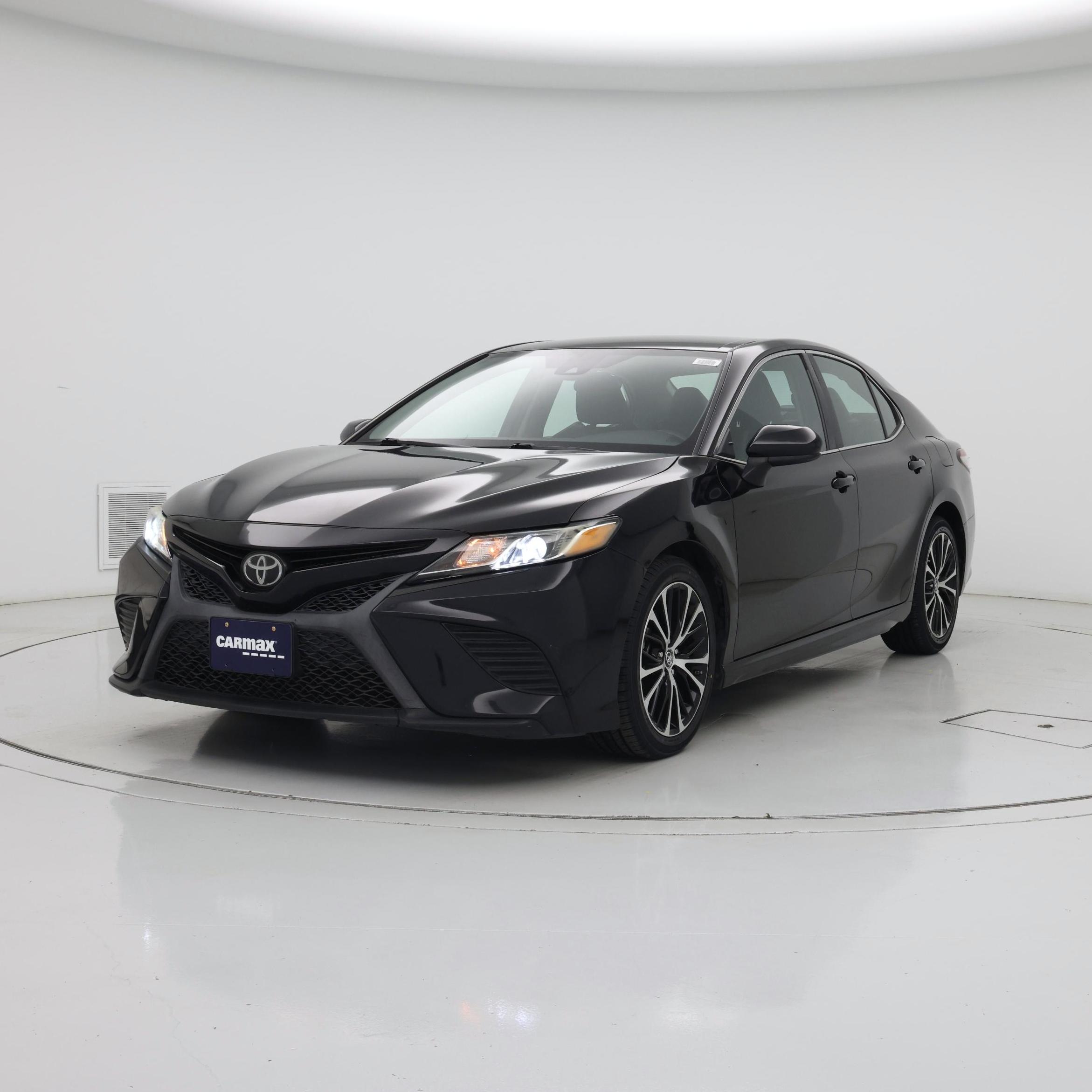 Thumbnail: 2019 Toyota Camry - 4