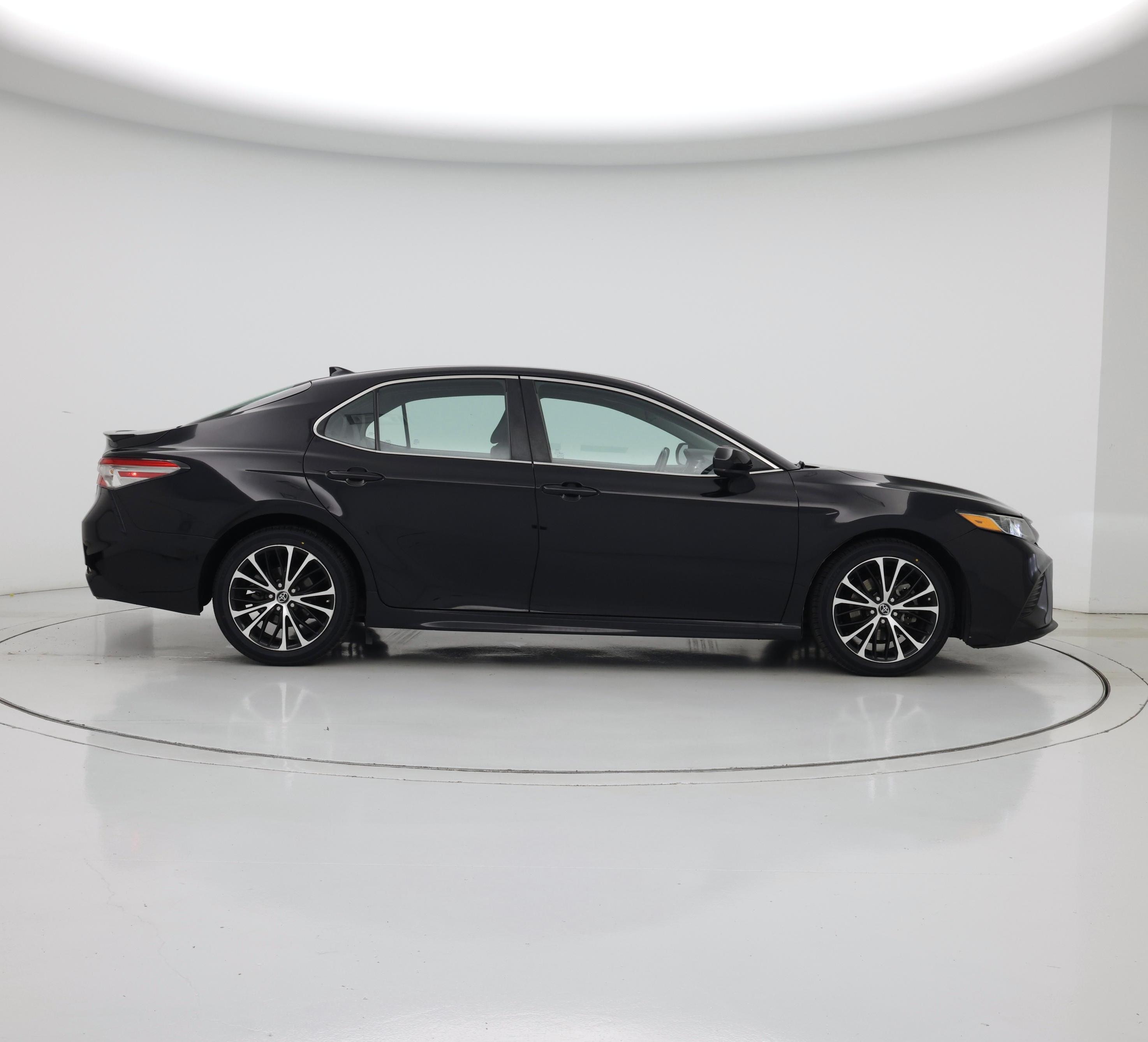 Thumbnail: 2019 Toyota Camry - 7
