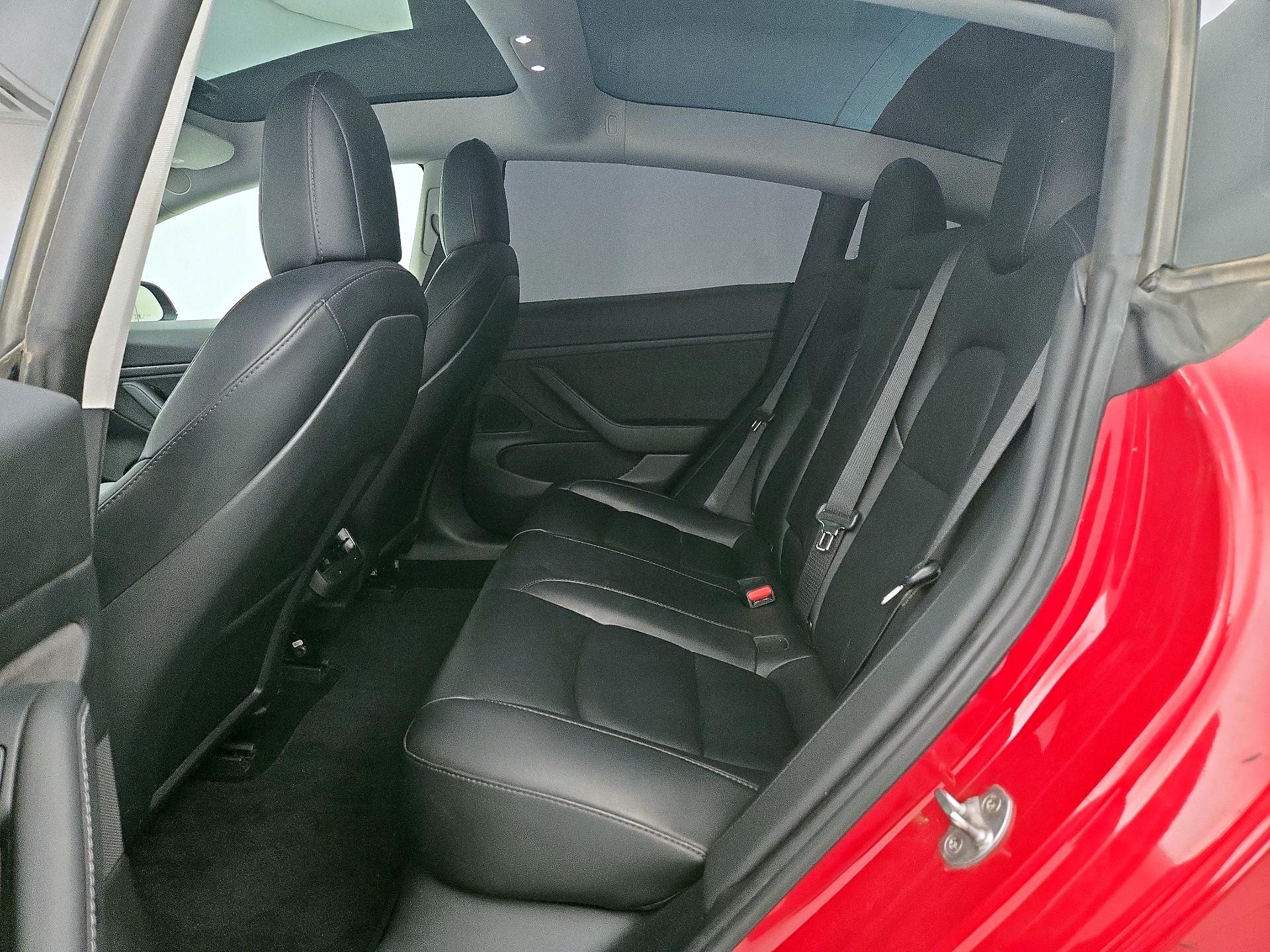 Thumbnail: 2021 Tesla Model 3 - 19