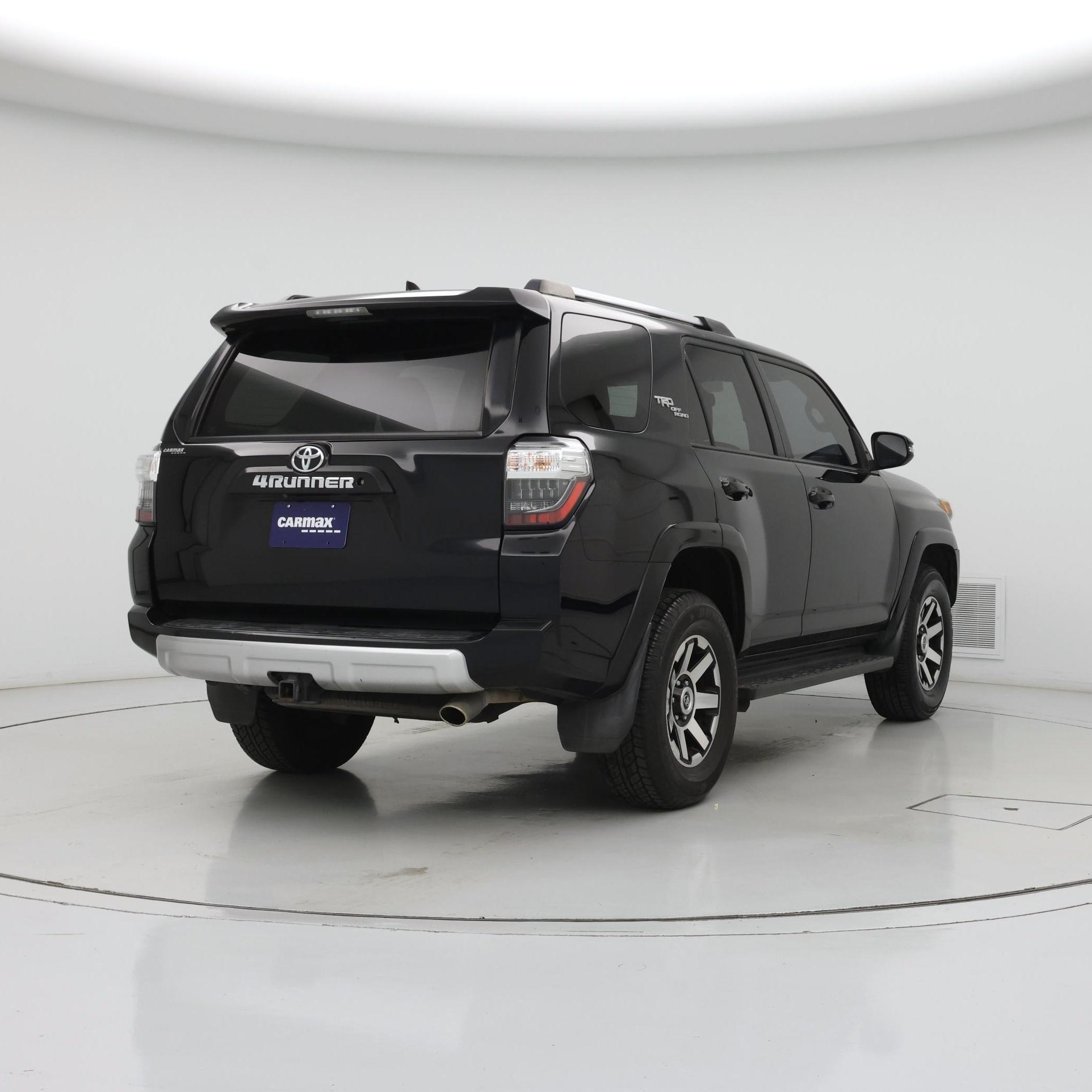 Thumbnail: 2017 Toyota 4Runner - 8