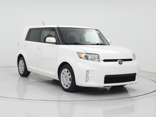 White 2015 Scion xB Wagon Automatic
