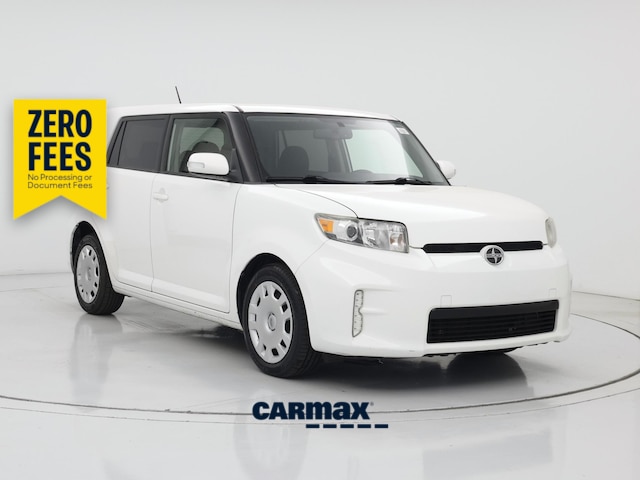 White 2015 Scion xB Wagon Automatic