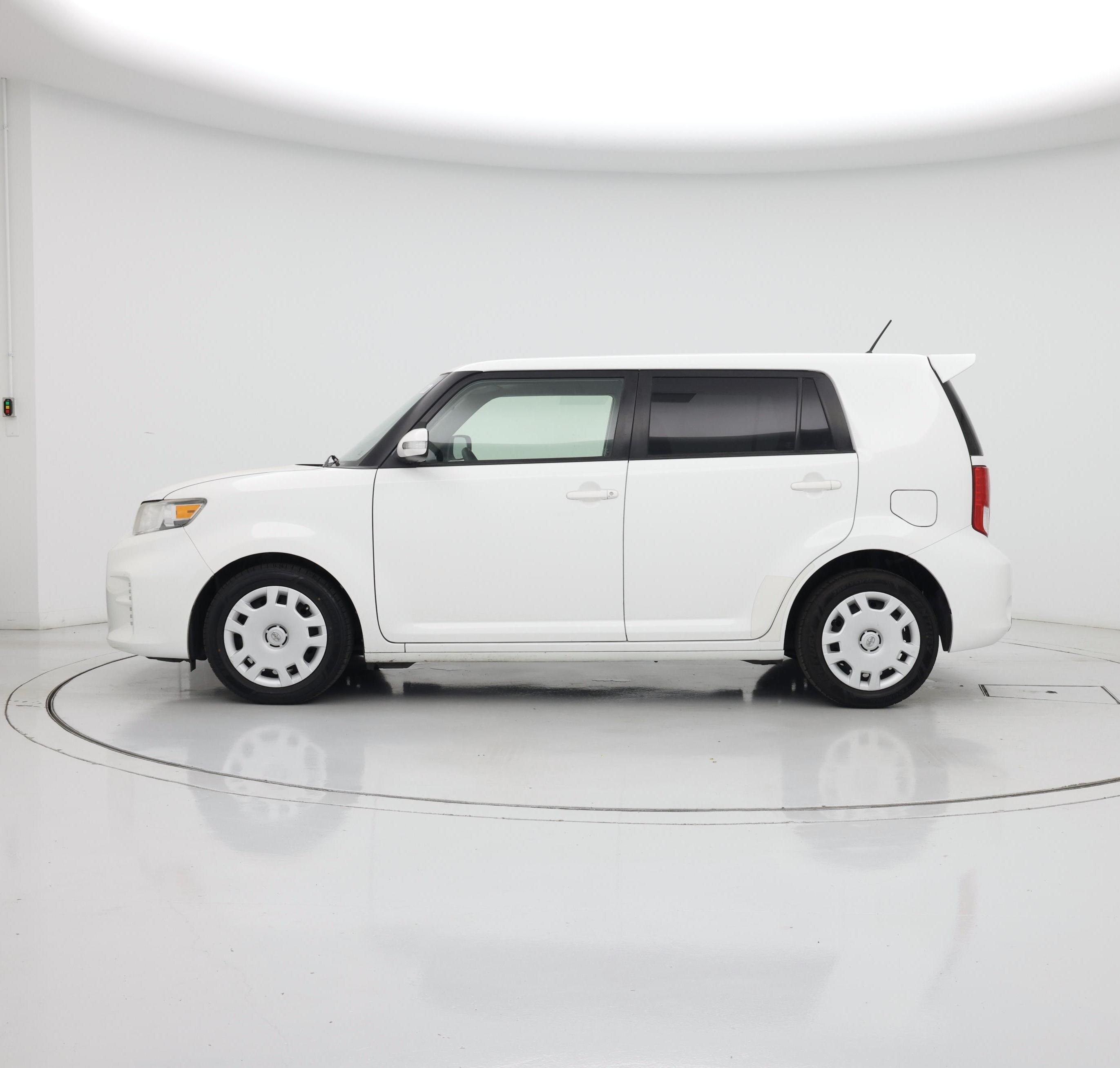Thumbnail: 2015 Scion xB - 3