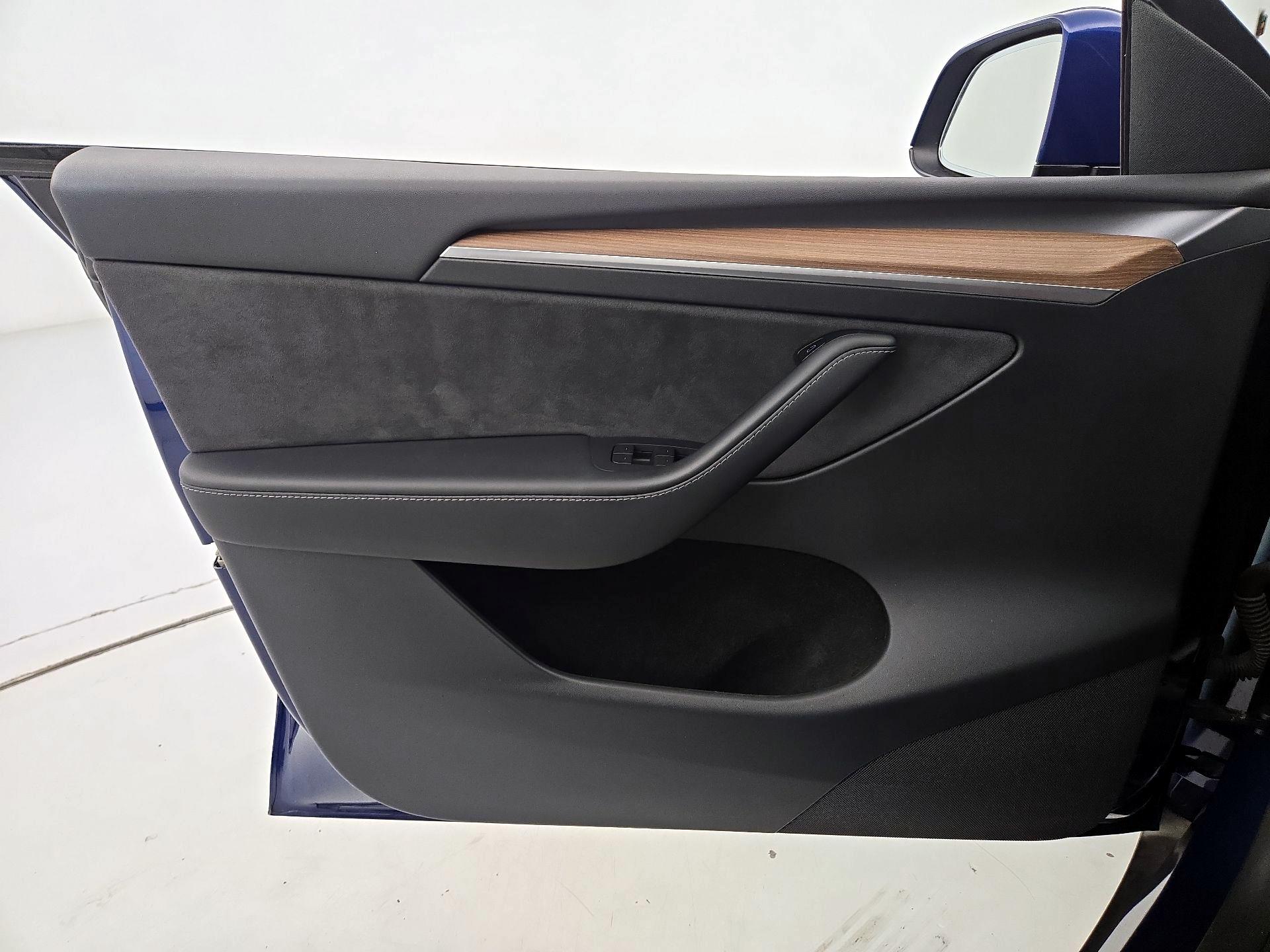 Thumbnail: 2023 Tesla Model Y - 12