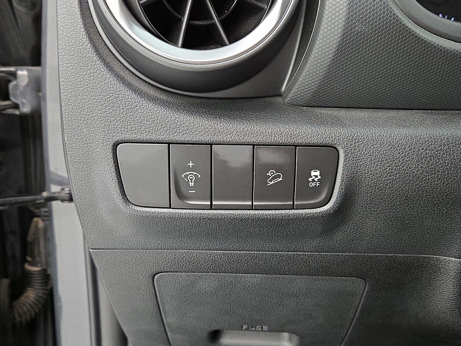 2023 Hyundai Kona SEL - Photo 14
