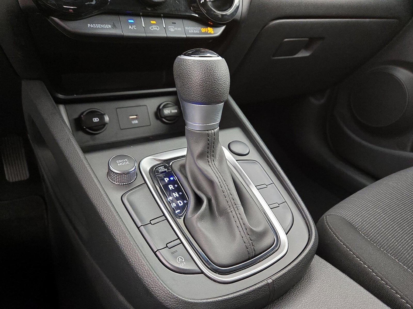 2023 Hyundai Kona SEL - Photo 18