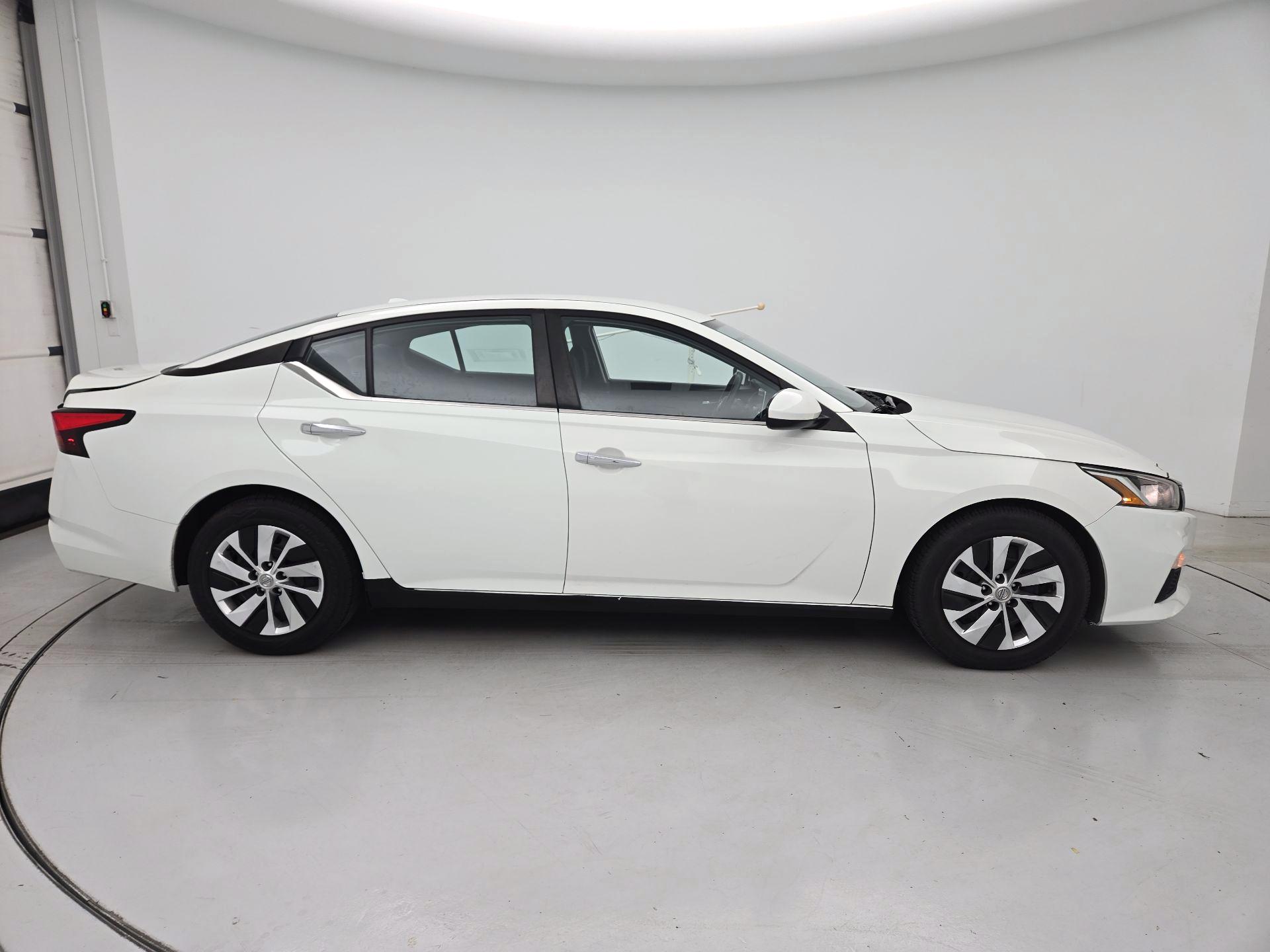 Thumbnail: 2020 Nissan Altima - 4
