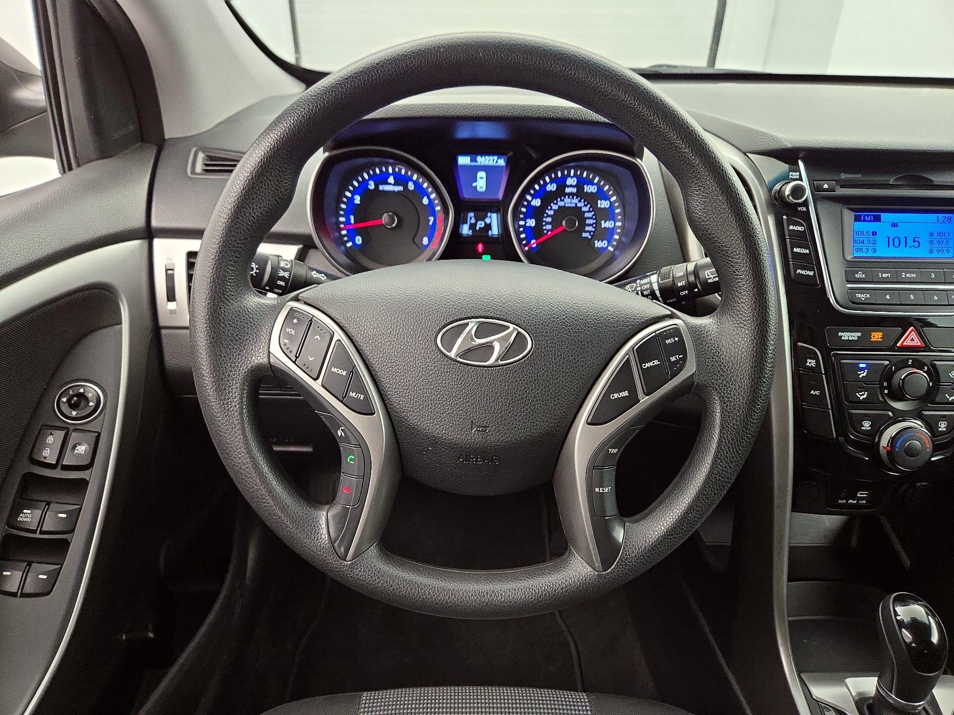 Thumbnail: 2017 Hyundai Elantra - 10
