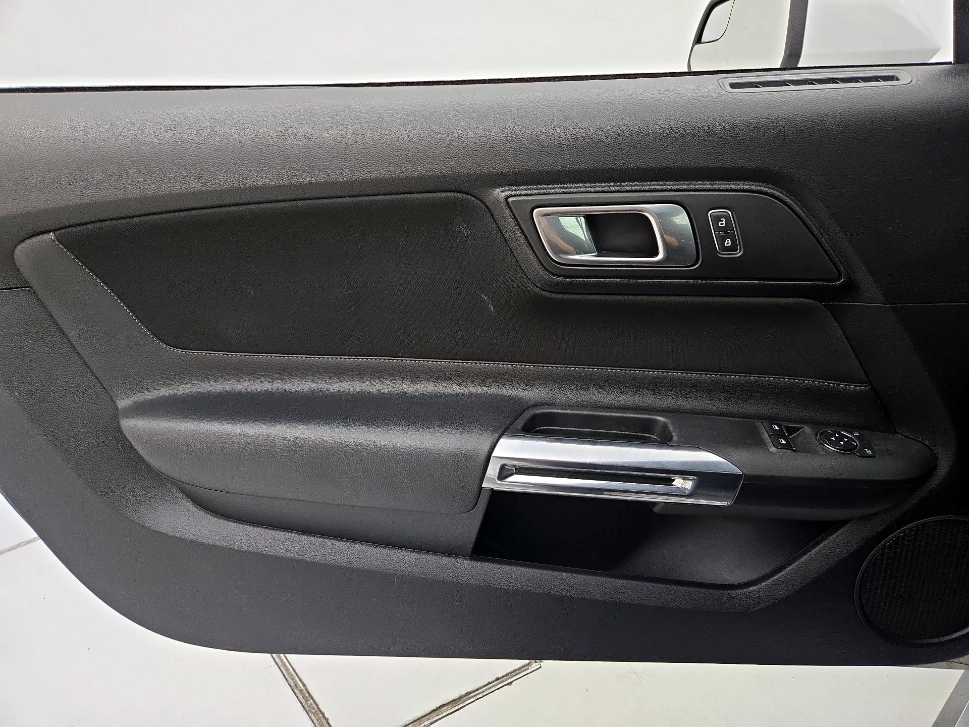 Thumbnail: 2019 Ford Mustang - 12