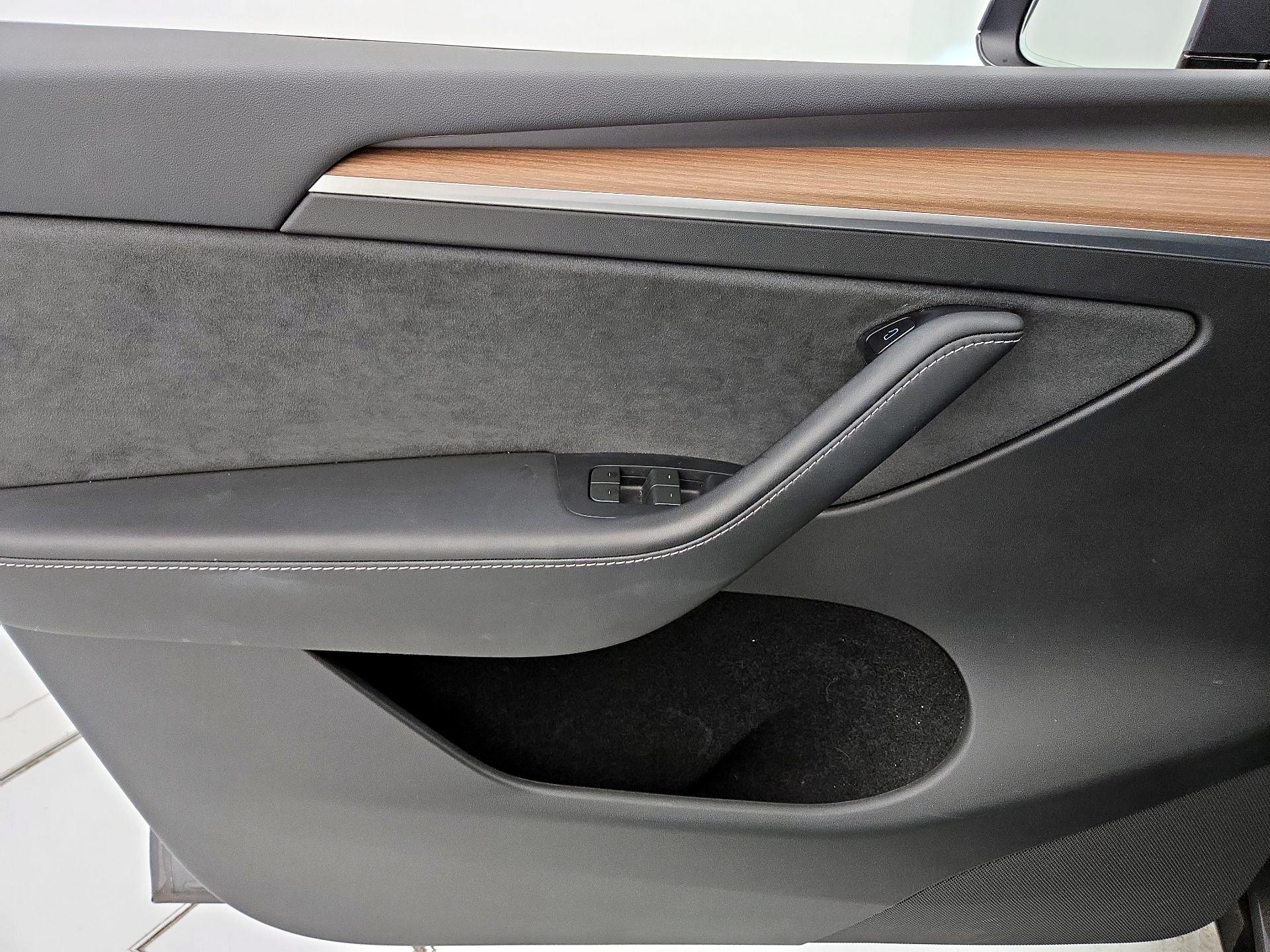 Thumbnail: 2023 Tesla Model Y - 12