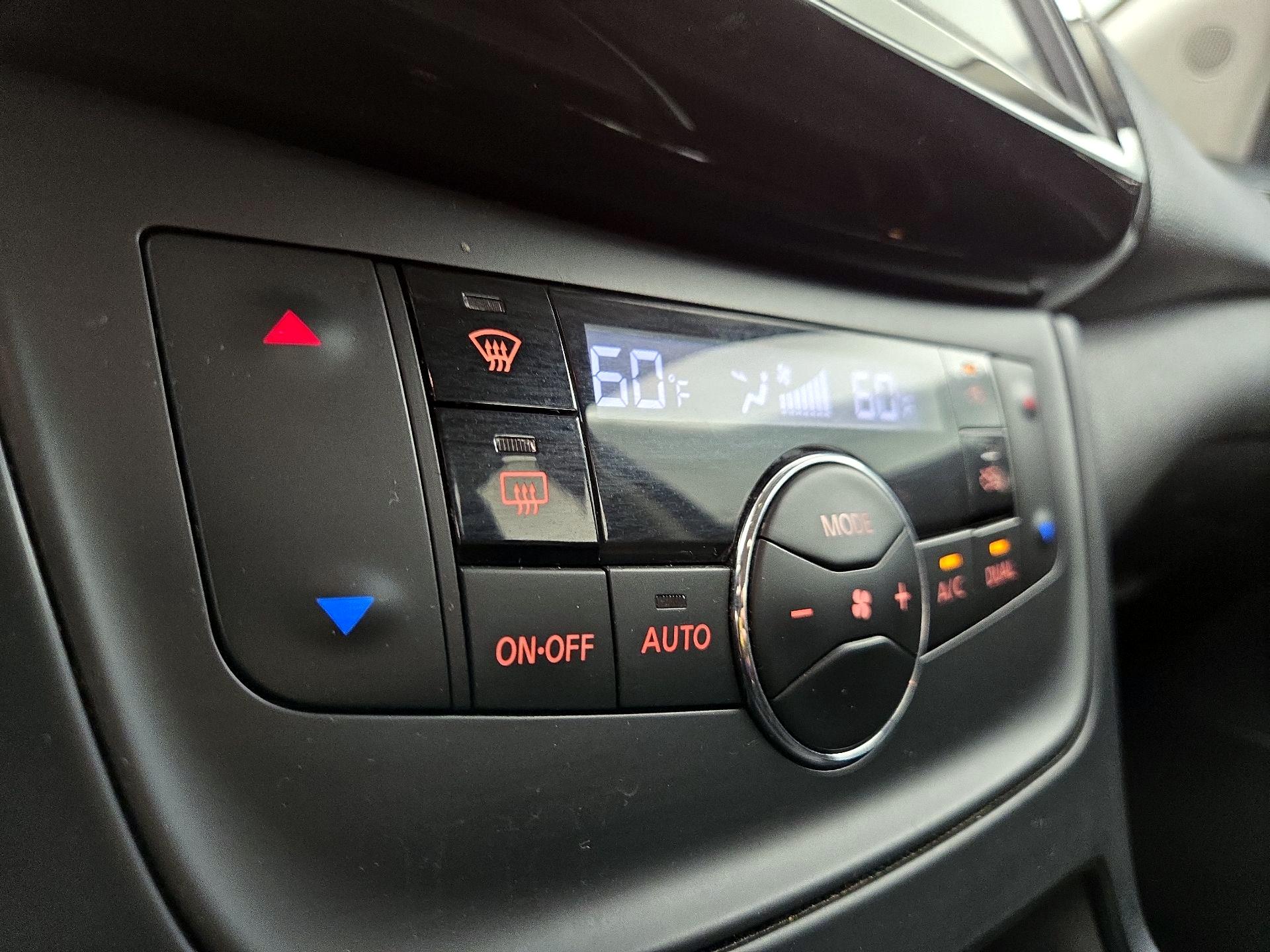 Thumbnail: 2019 Nissan Sentra - 16