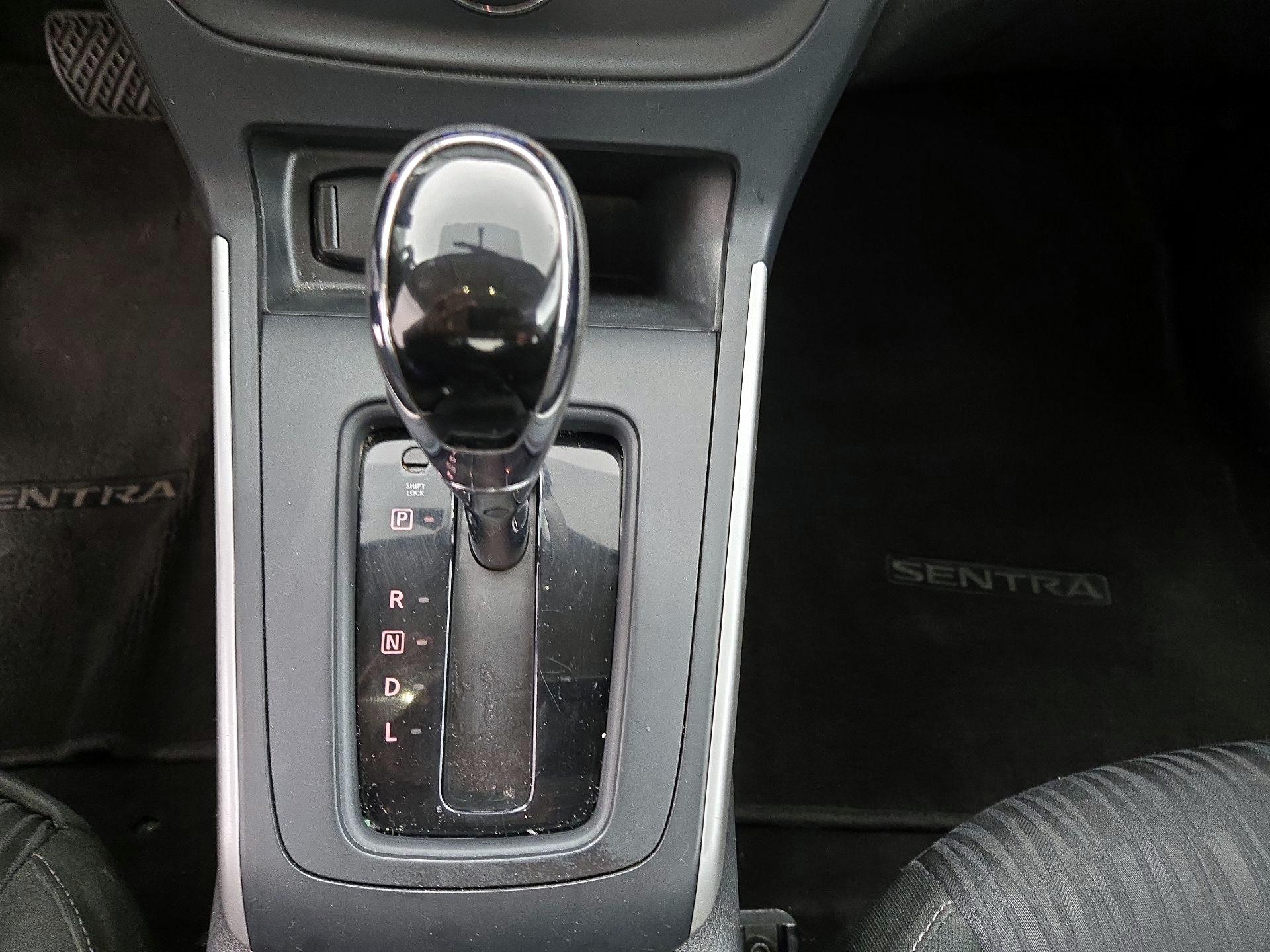 Thumbnail: 2019 Nissan Sentra - 17