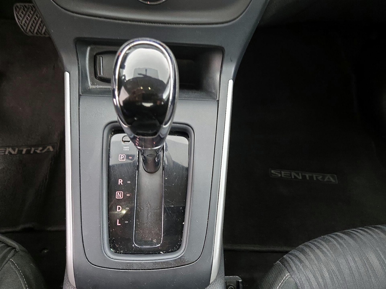 2019 Nissan Sentra SV - Photo 18