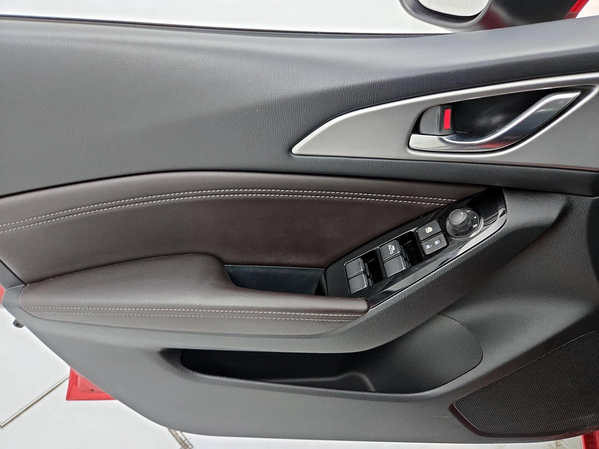 Thumbnail: 2018 Mazda Mazda3 - 12