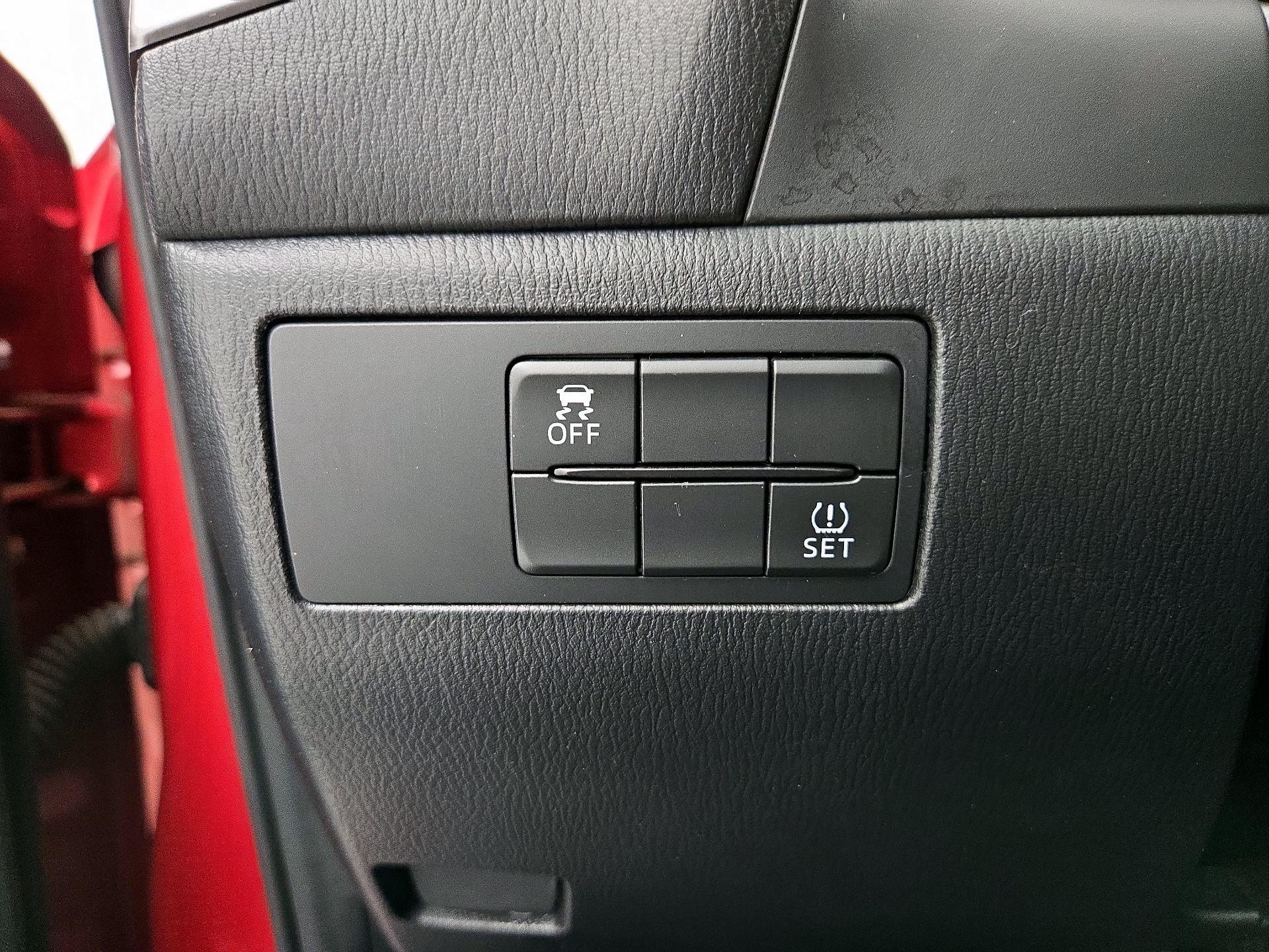 Thumbnail: 2018 Mazda Mazda3 - 13