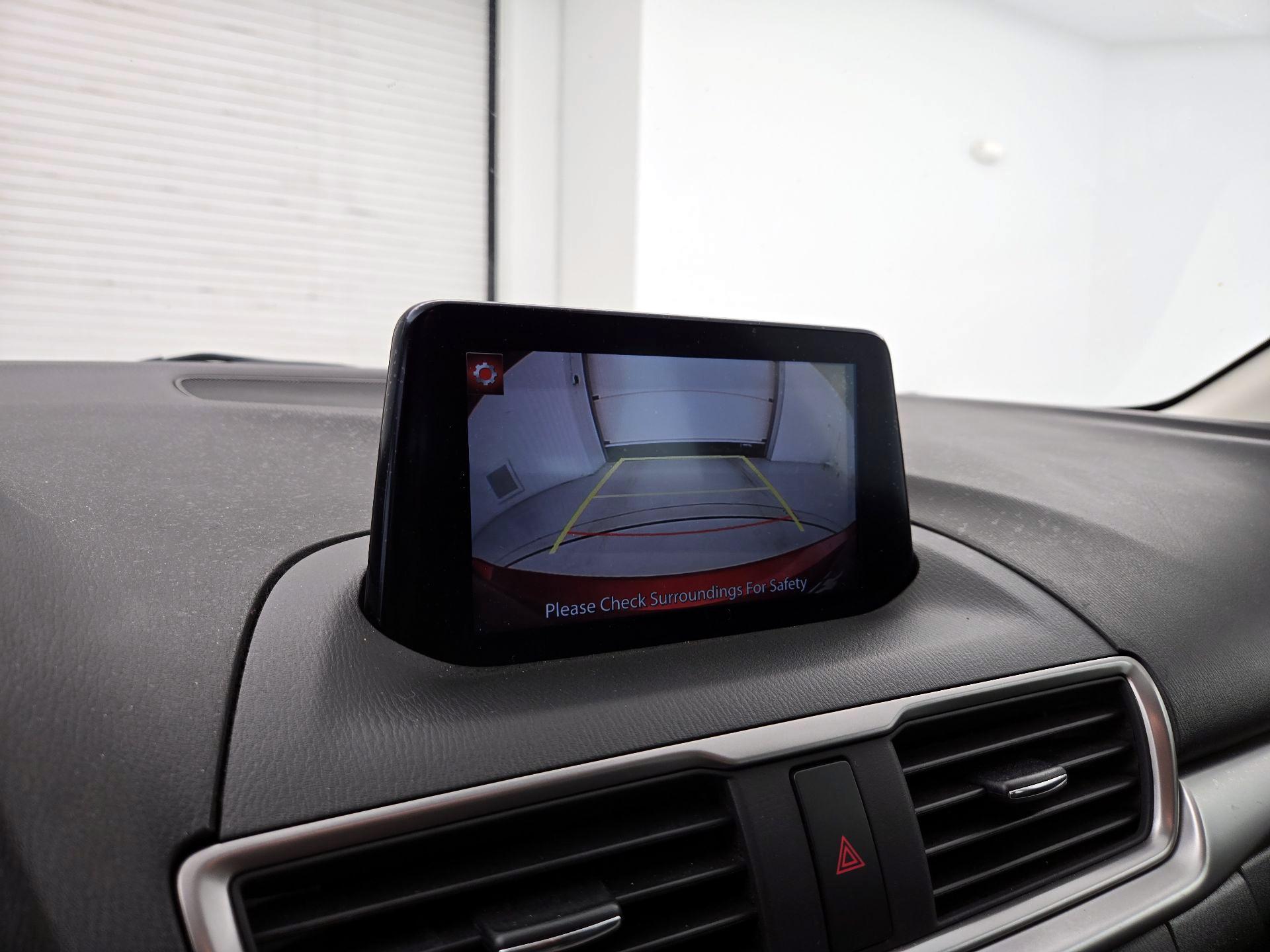 Thumbnail: 2018 Mazda Mazda3 - 15