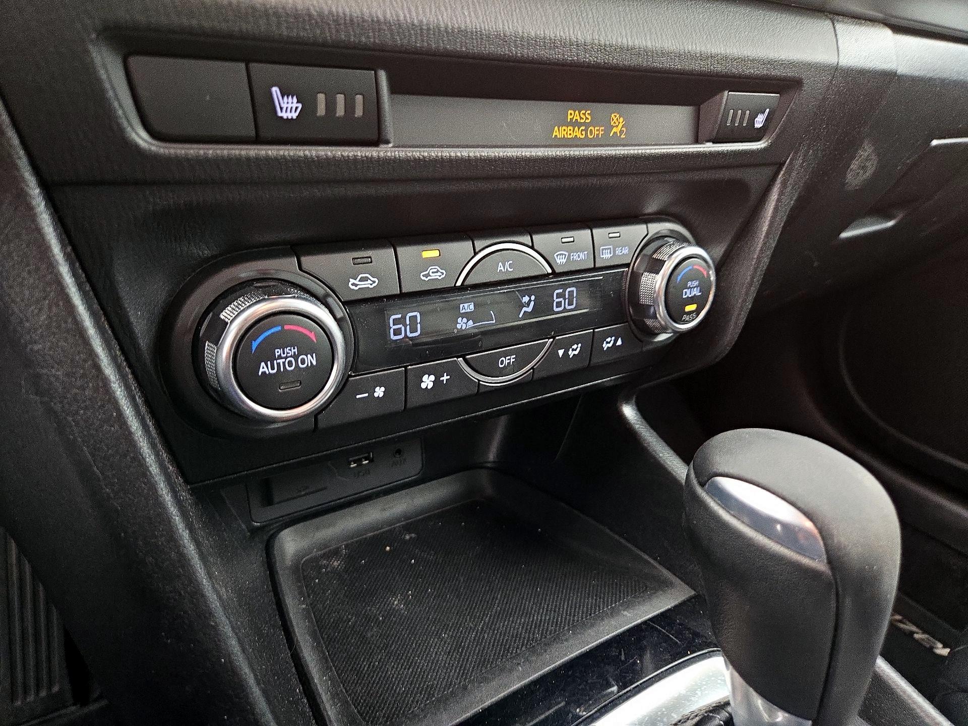 Thumbnail: 2018 Mazda Mazda3 - 17