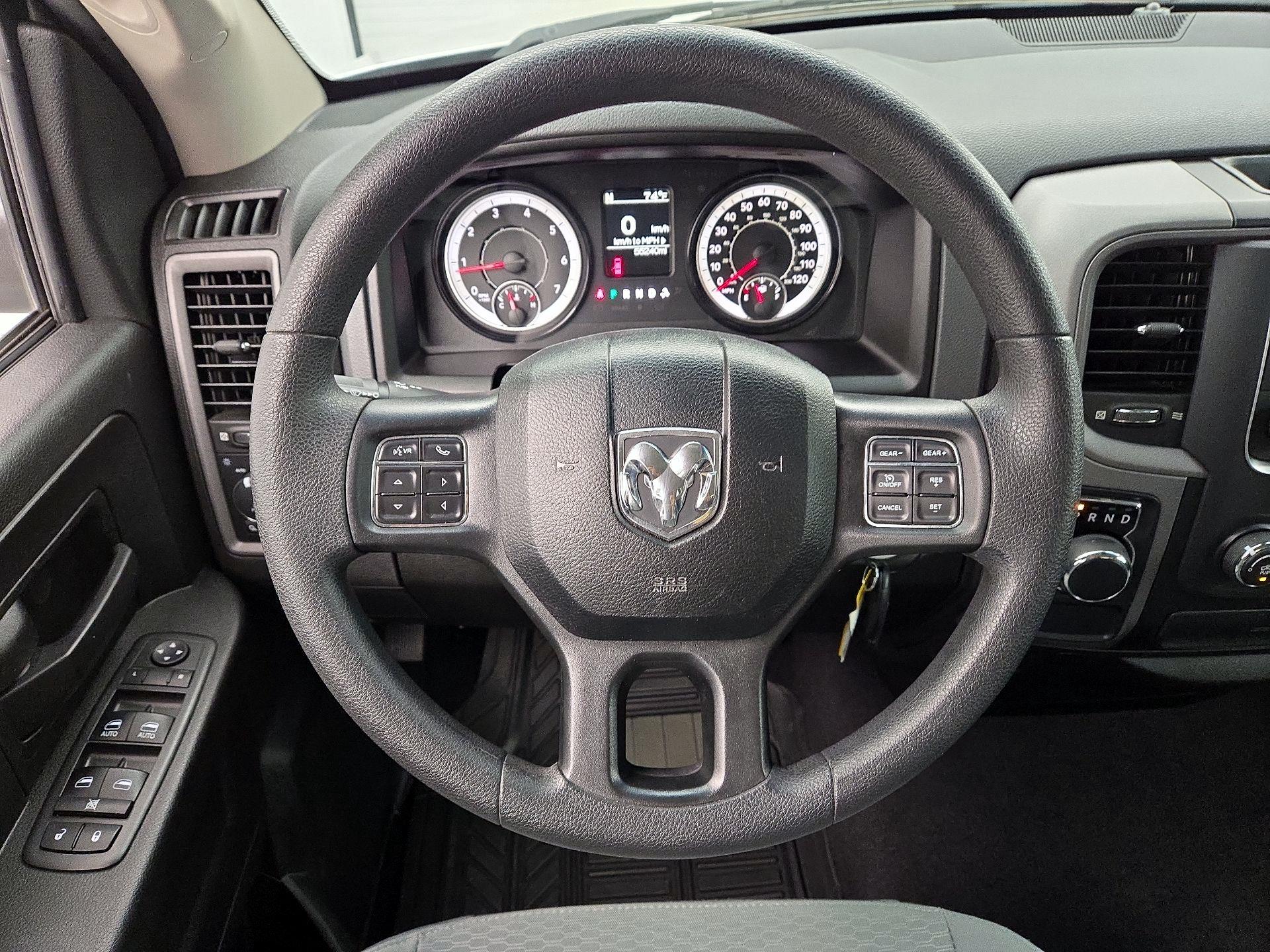 Thumbnail: 2019 RAM 1500 Classic - 10
