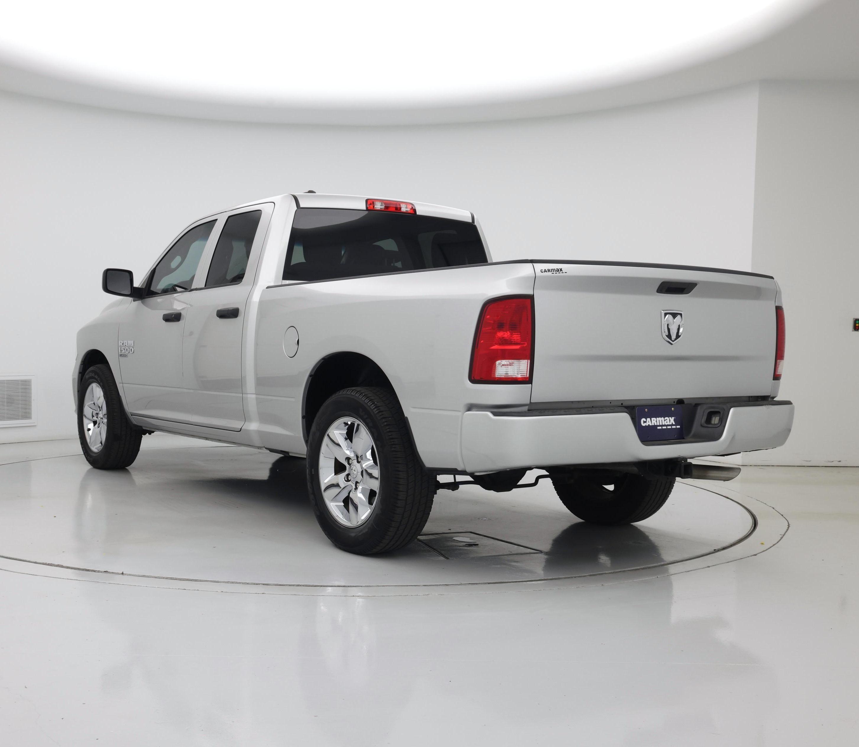 Thumbnail: 2019 RAM 1500 Classic - 2