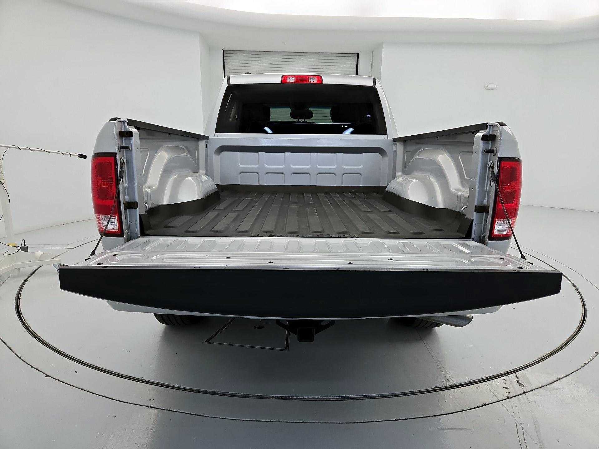 Thumbnail: 2019 RAM 1500 Classic - 20