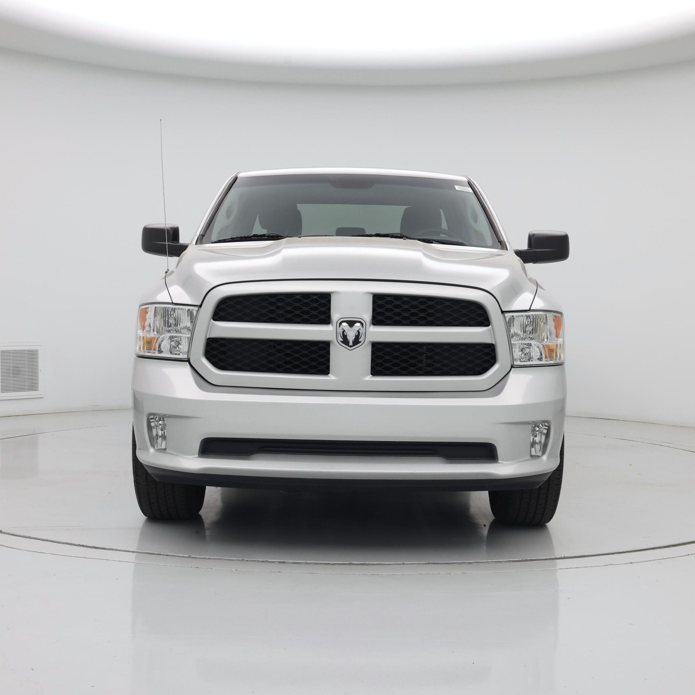 Thumbnail: 2019 RAM 1500 Classic - 5