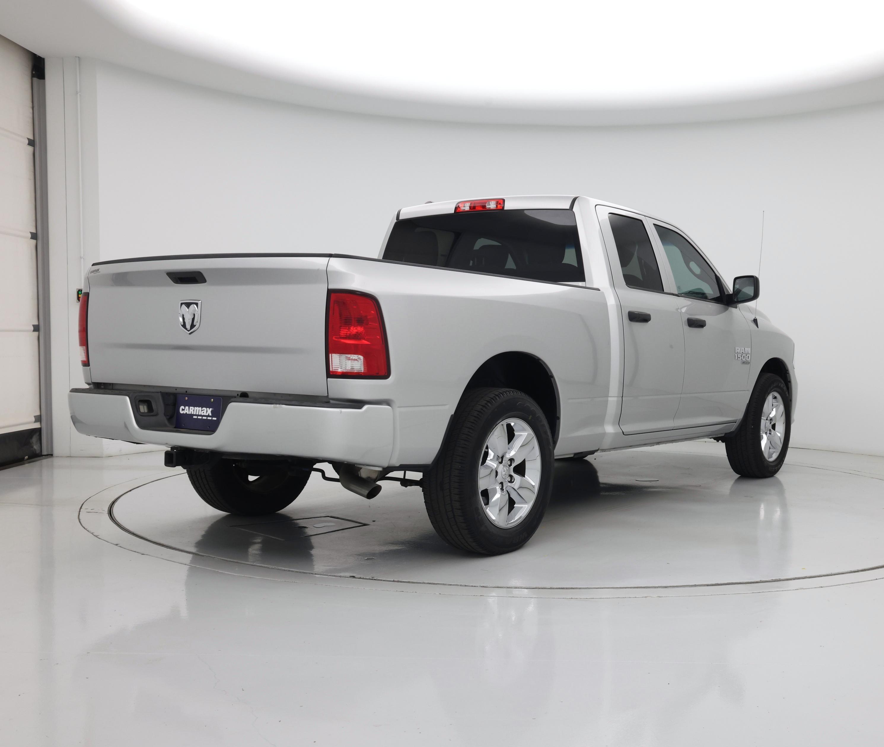 Thumbnail: 2019 RAM 1500 Classic - 8