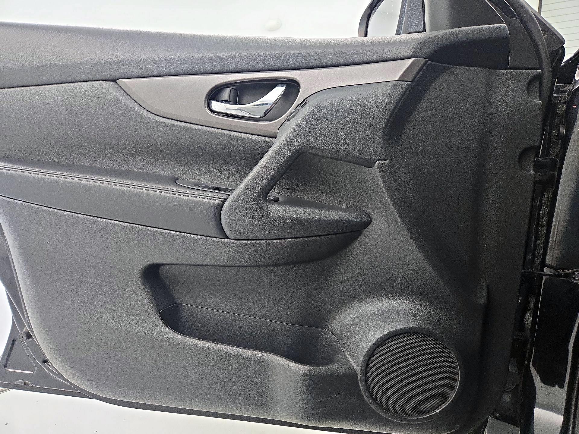 Thumbnail: 2014 Nissan Rogue - 12