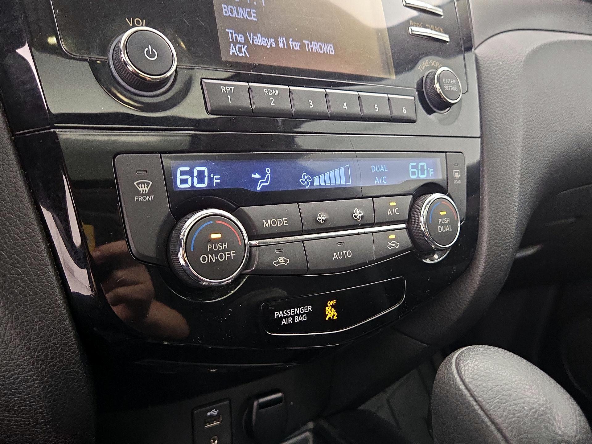 Thumbnail: 2014 Nissan Rogue - 16