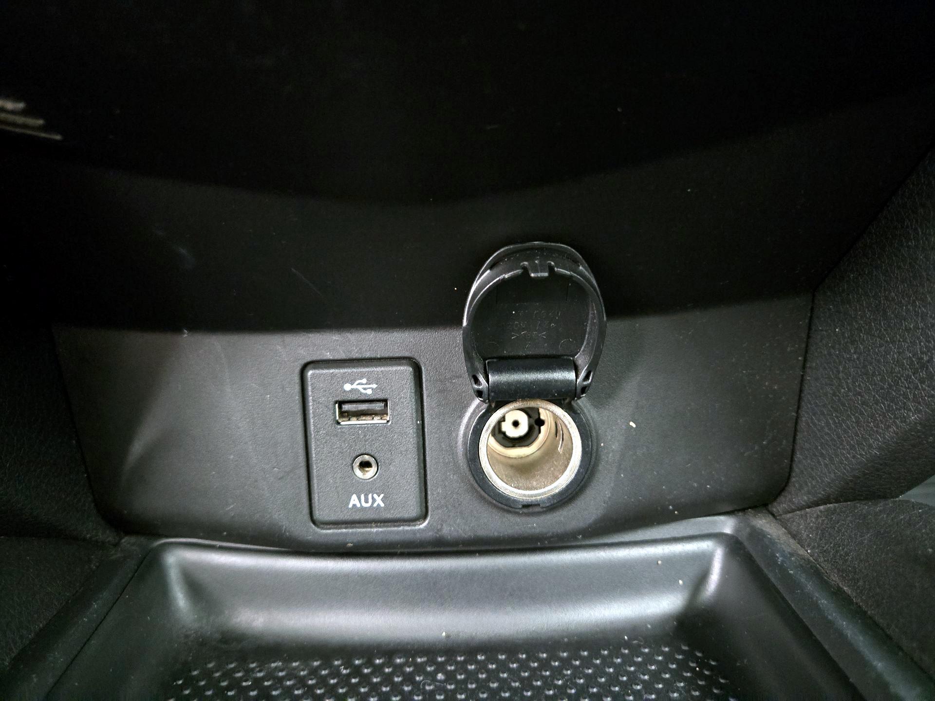 Thumbnail: 2014 Nissan Rogue - 18