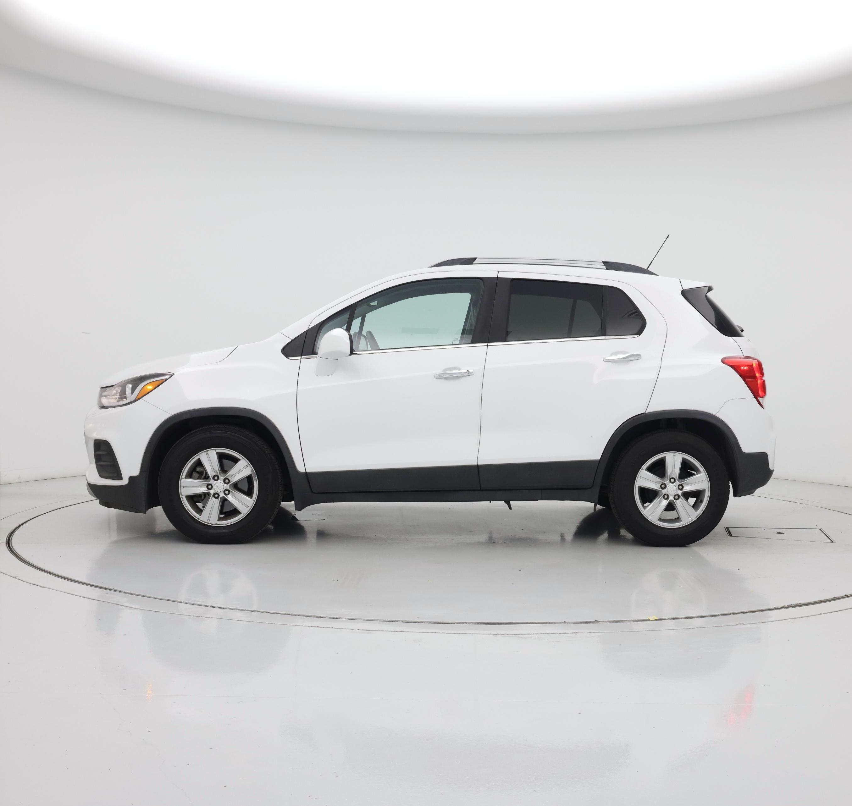 Thumbnail: 2020 Chevrolet Trax - 3