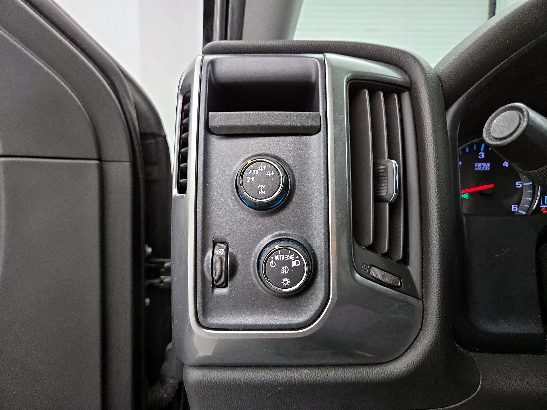 Thumbnail: 2014 Chevrolet Silverado 1500 - 13