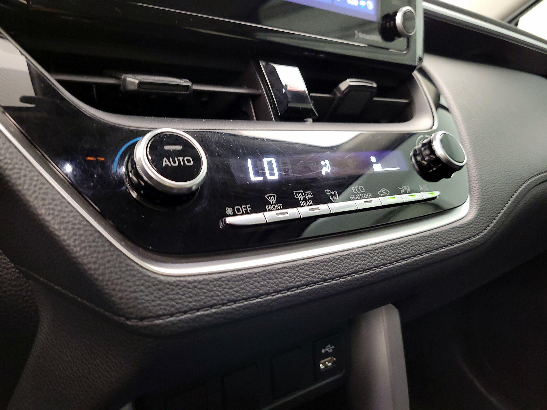 Thumbnail: 2022 Toyota Corolla Cross - 16