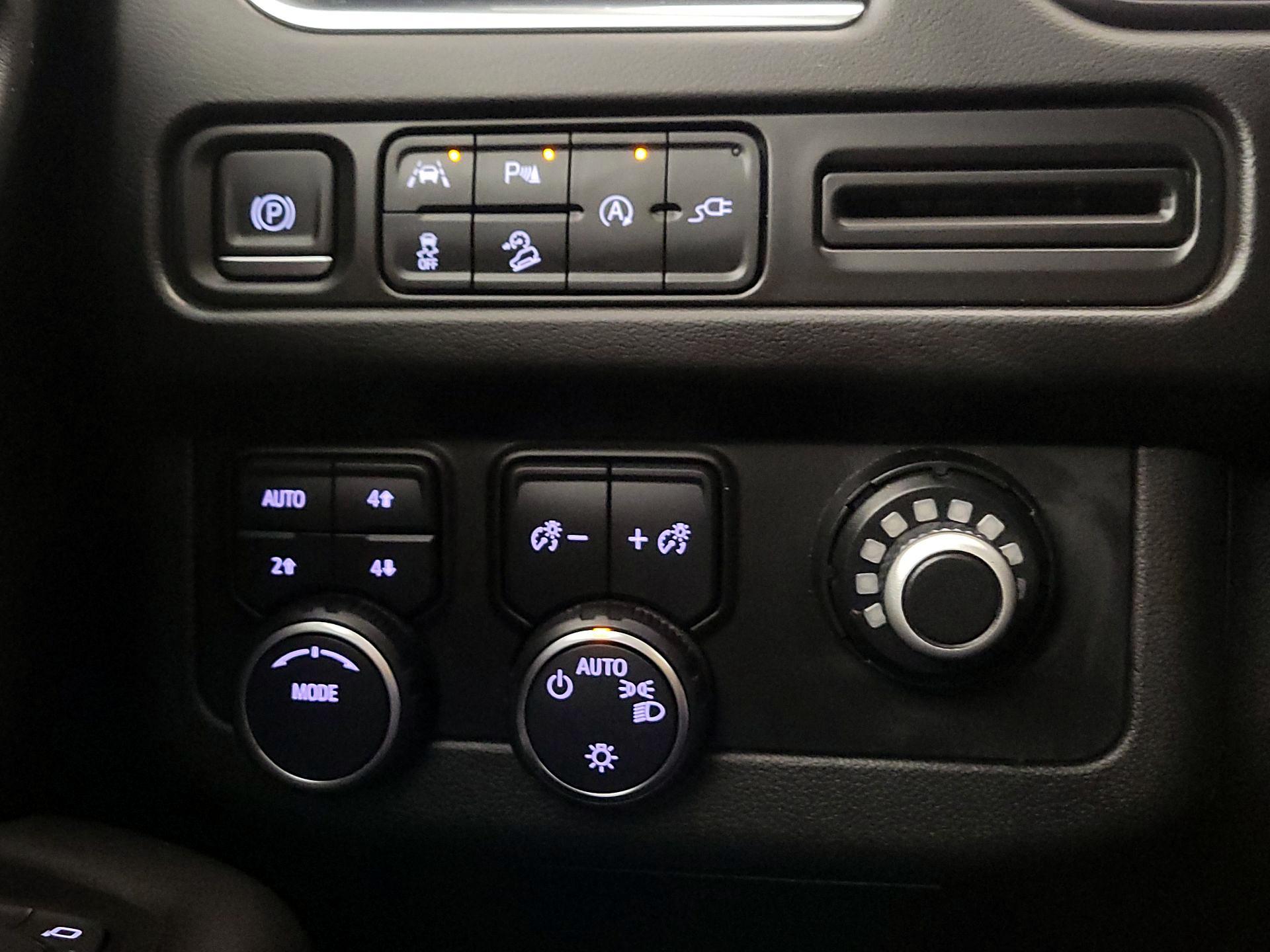 Thumbnail: 2022 Chevrolet Tahoe - 13