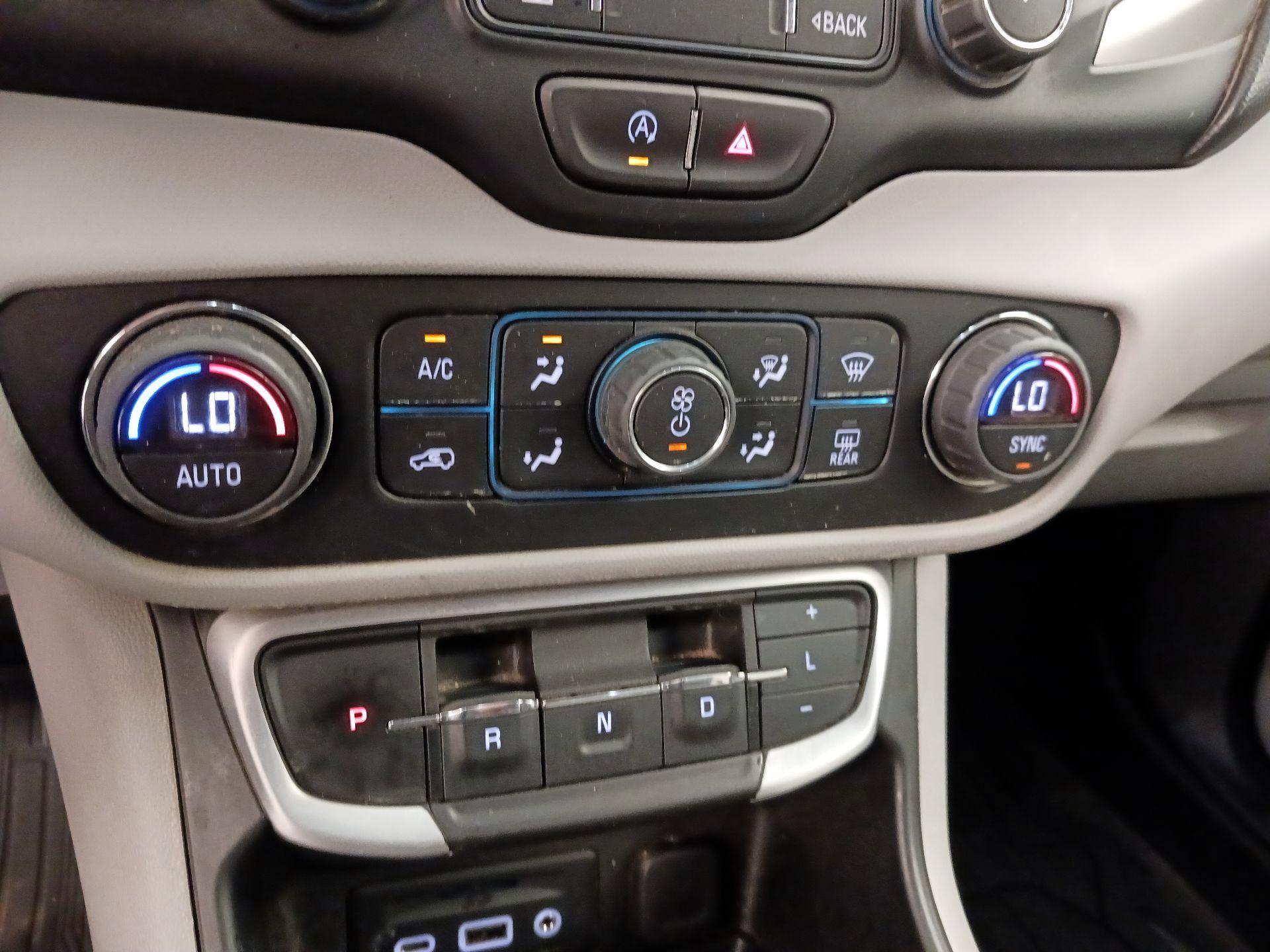 Thumbnail: 2022 GMC Terrain - 16
