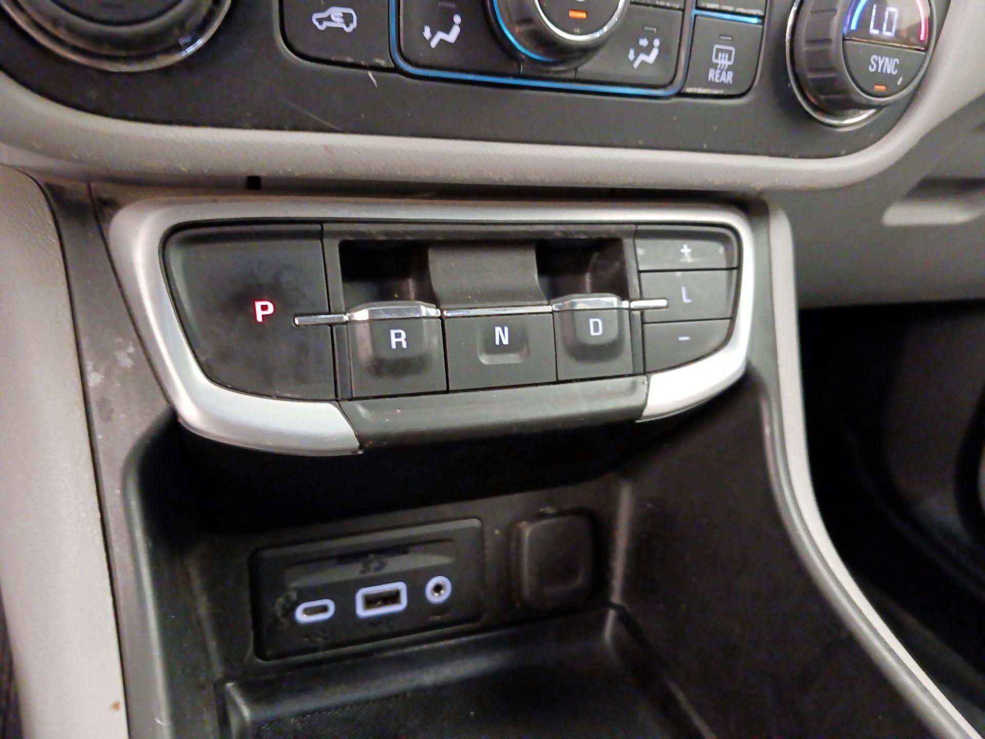 Thumbnail: 2022 GMC Terrain - 17