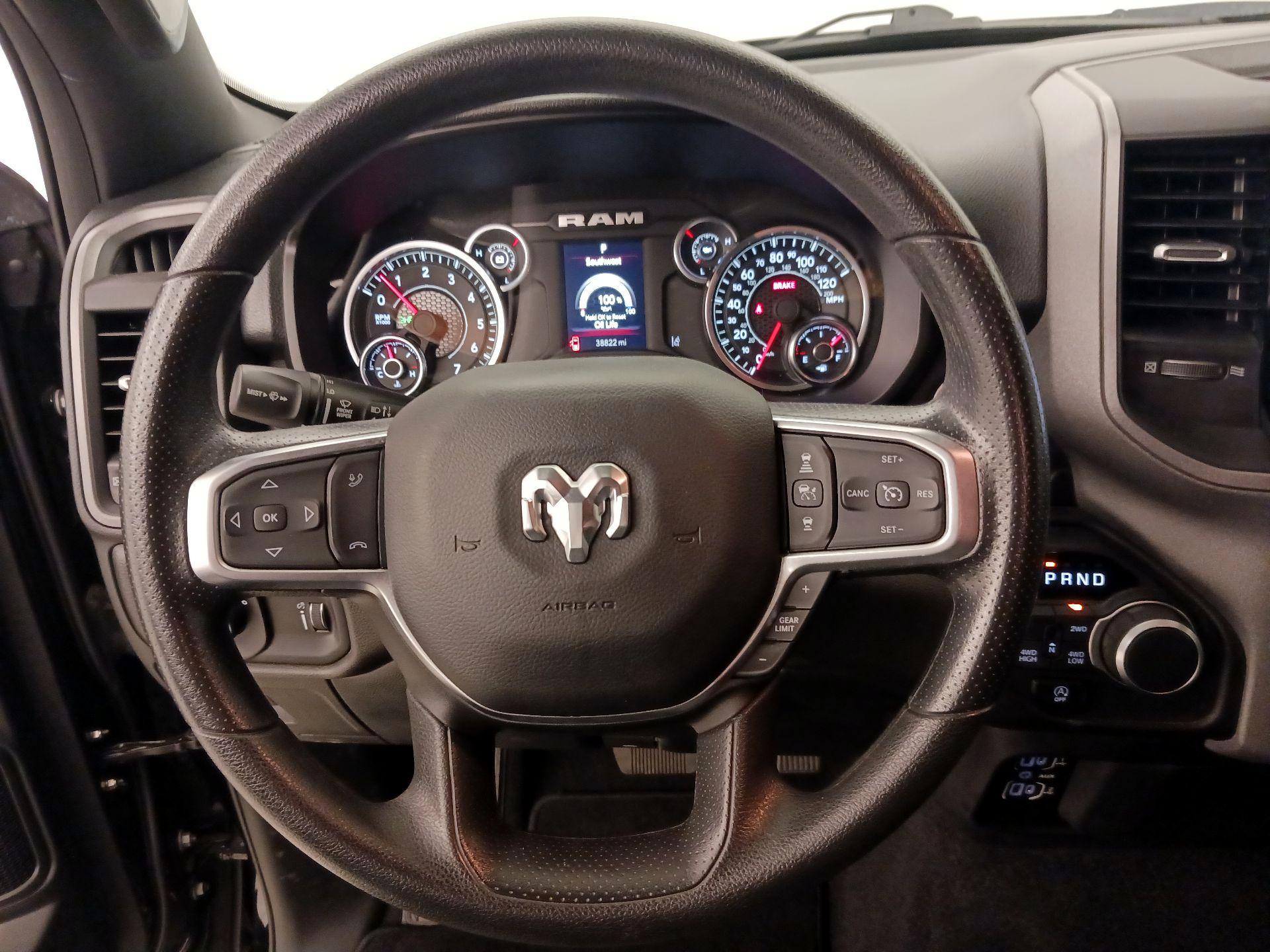 Thumbnail: 2025 RAM 1500 - 10