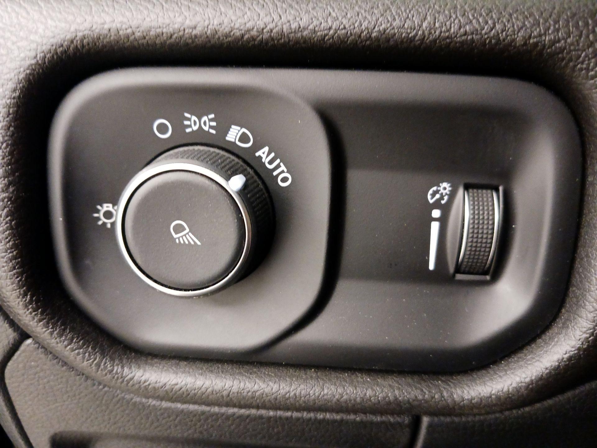 Thumbnail: 2025 RAM 1500 - 13