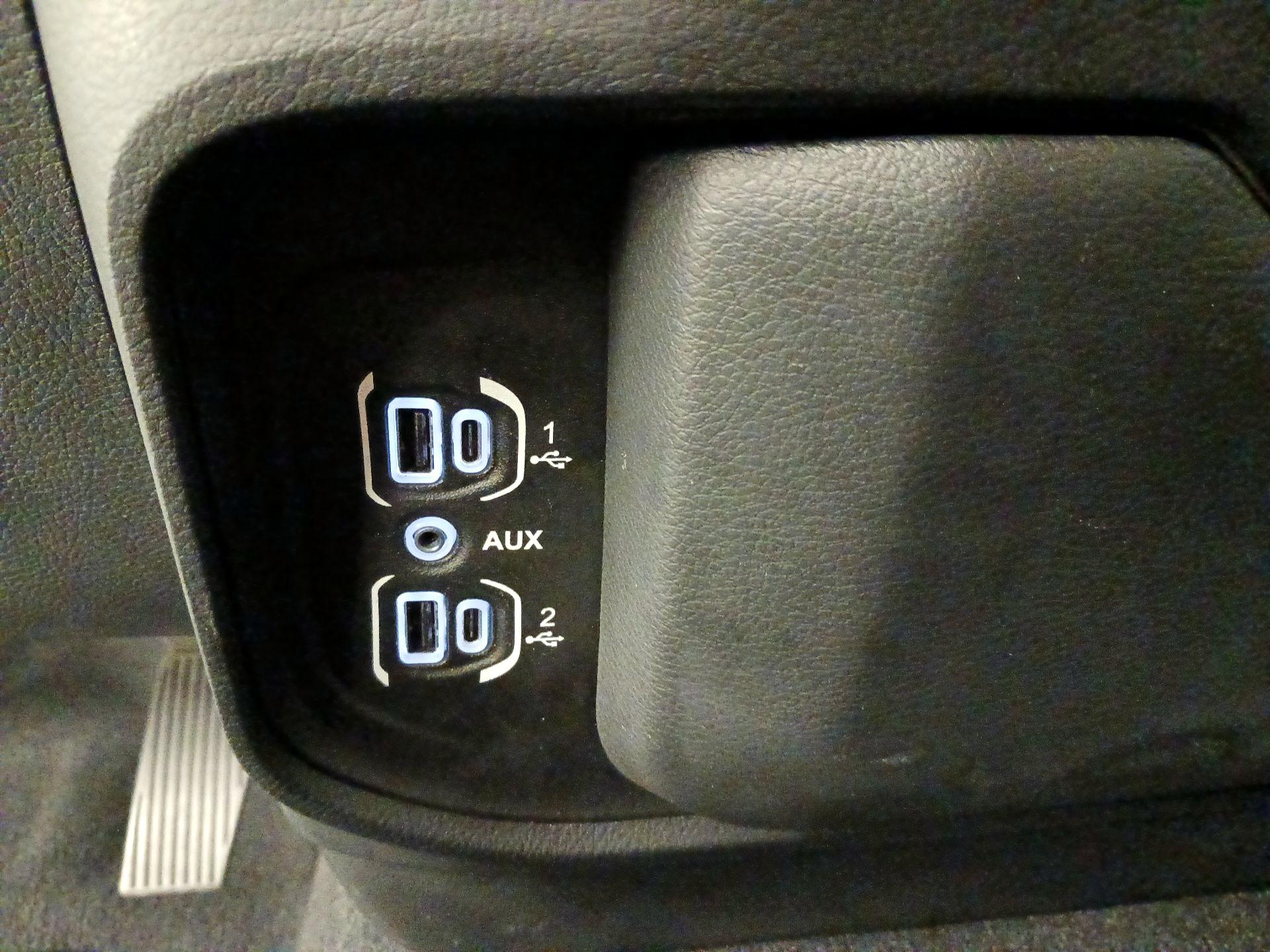 Thumbnail: 2025 RAM 1500 - 18