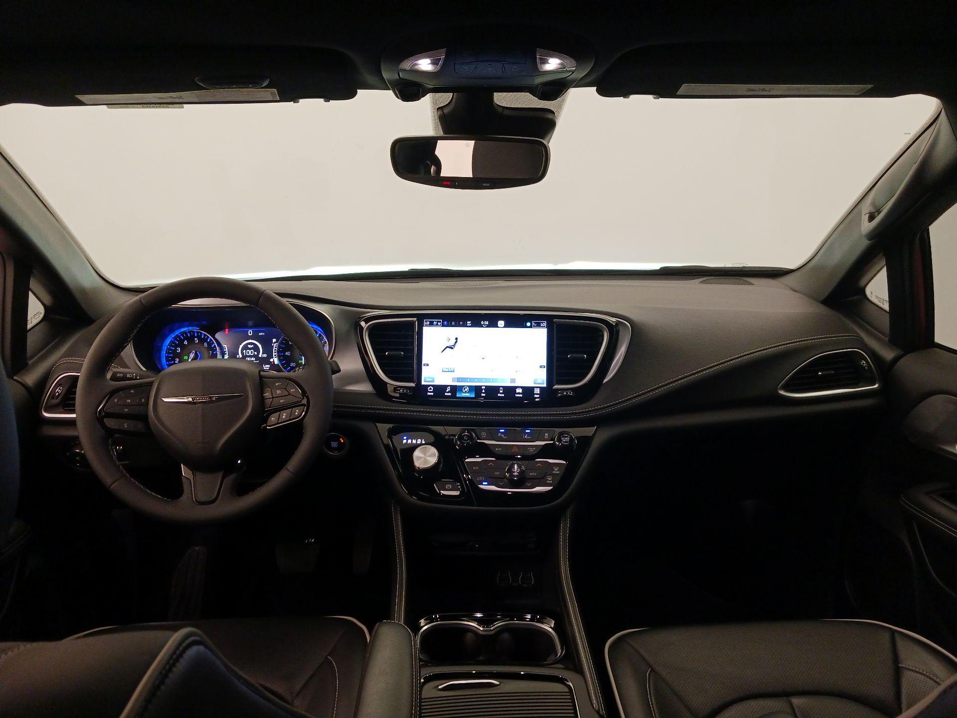 Thumbnail: 2025 Chrysler Pacifica - 9