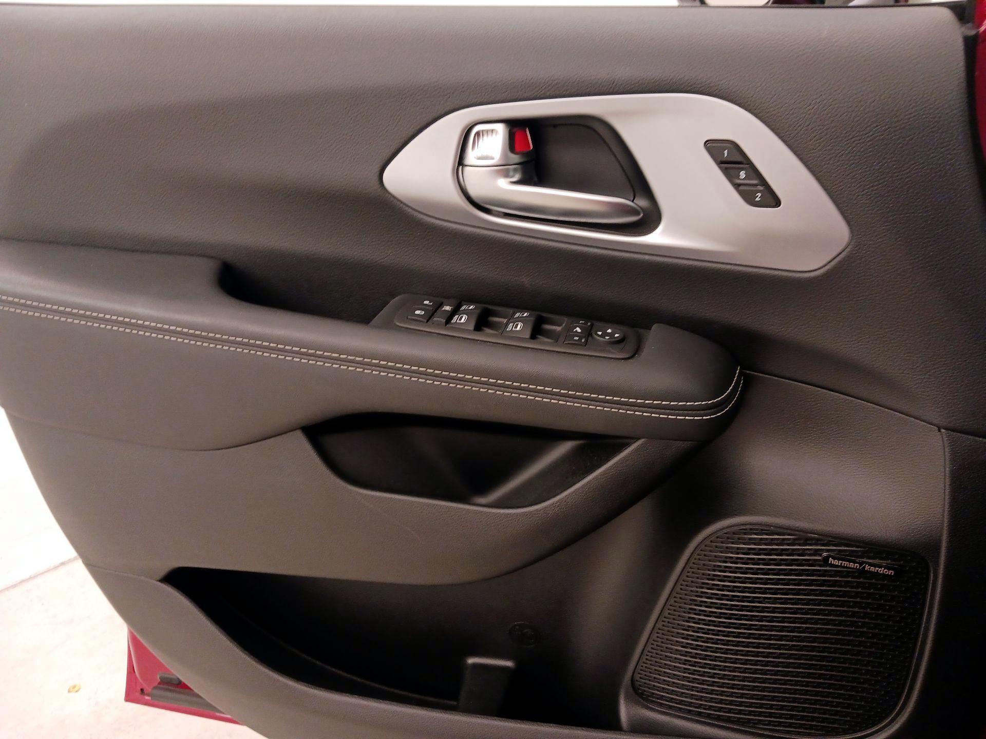 Thumbnail: 2025 Chrysler Pacifica - 12