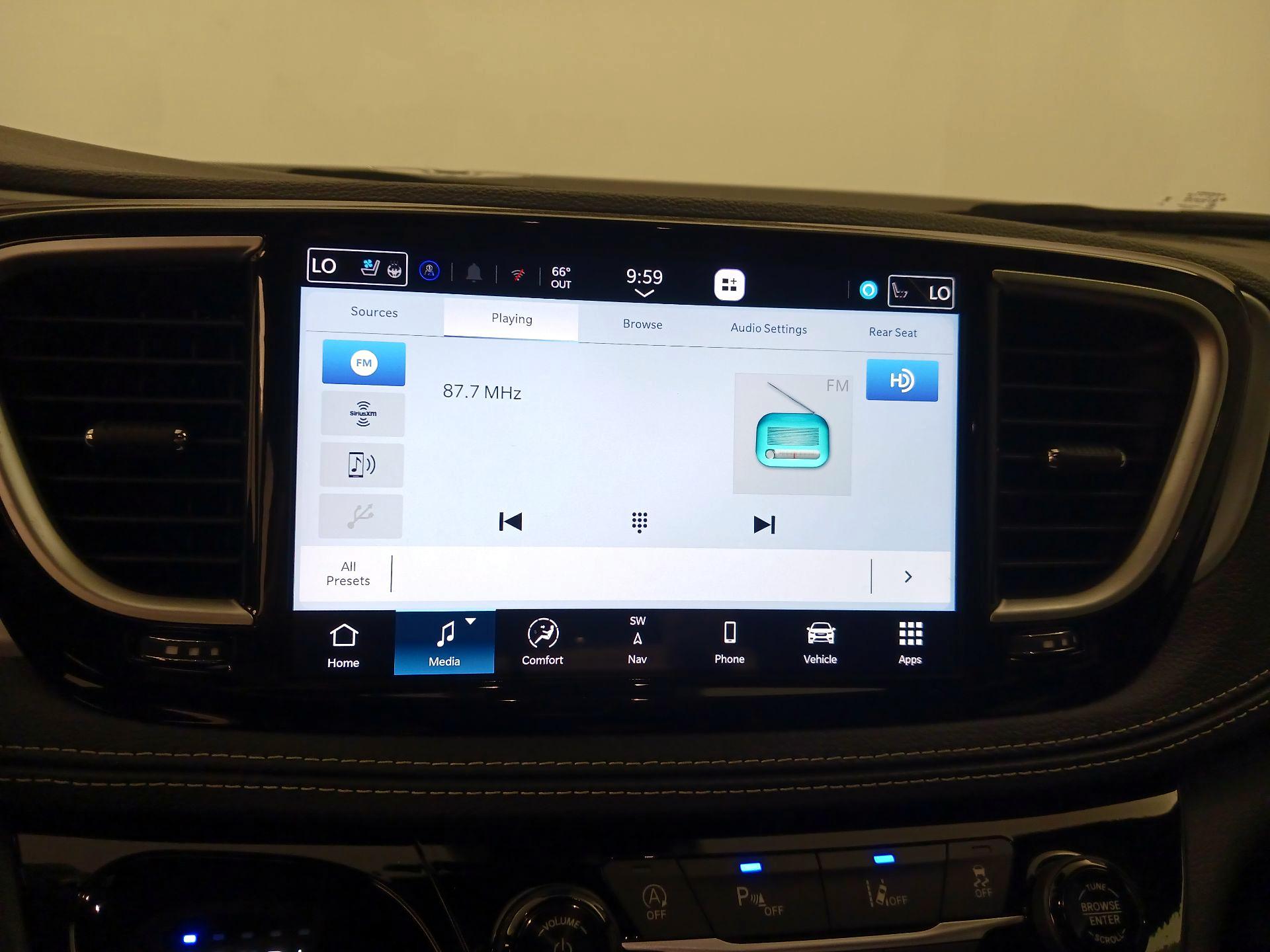 Thumbnail: 2025 Chrysler Pacifica - 16