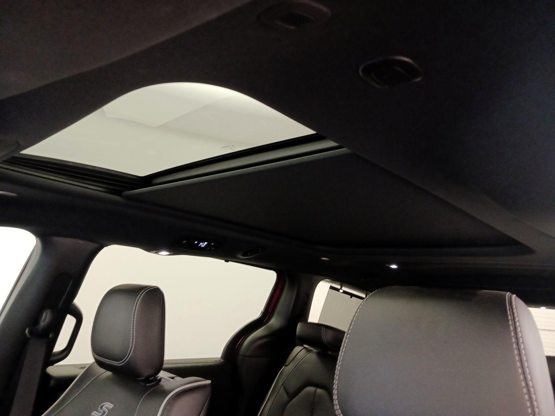 Thumbnail: 2025 Chrysler Pacifica - 20