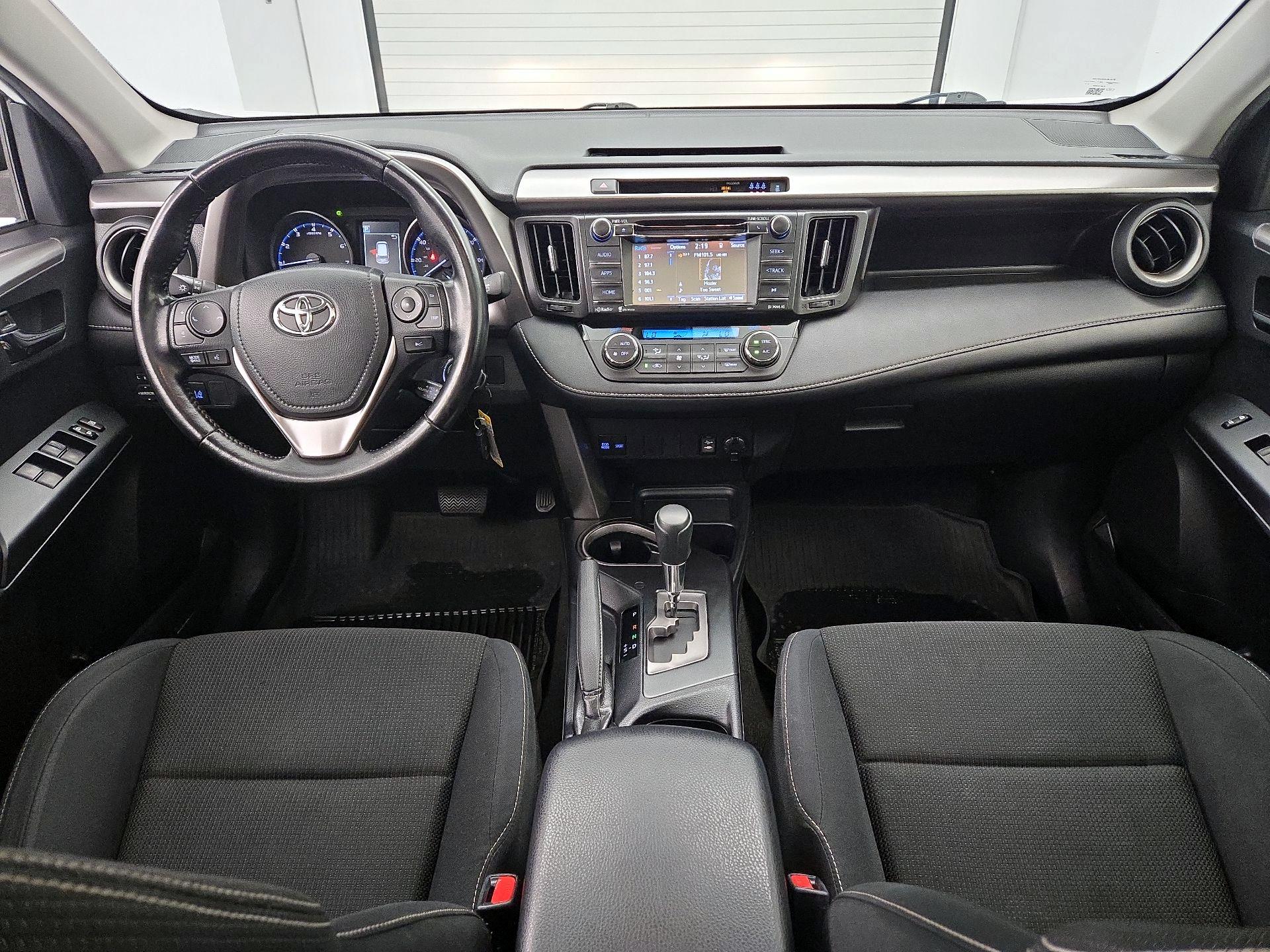 Thumbnail: 2017 Toyota RAV4 - 9