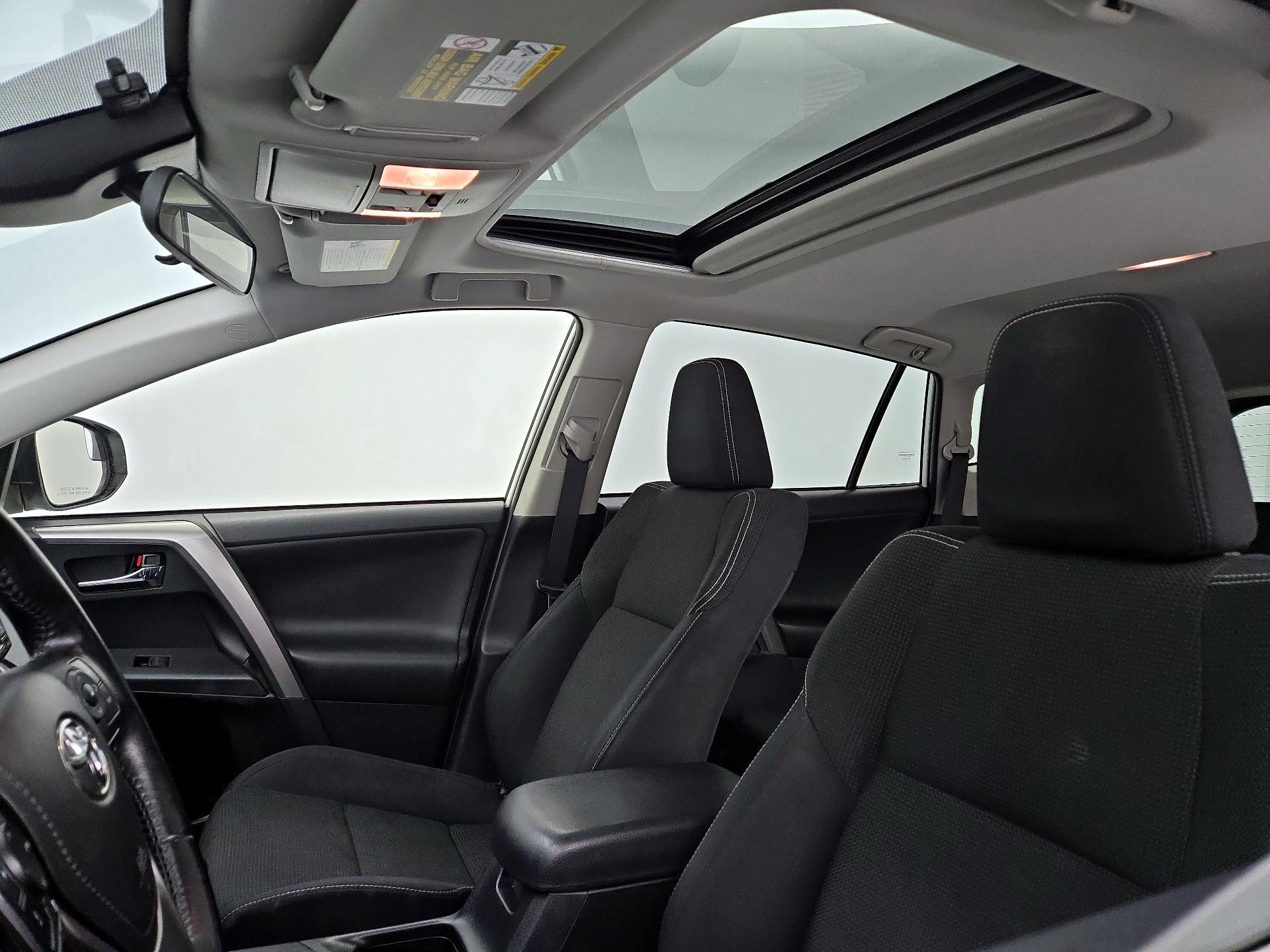 Thumbnail: 2017 Toyota RAV4 - 19