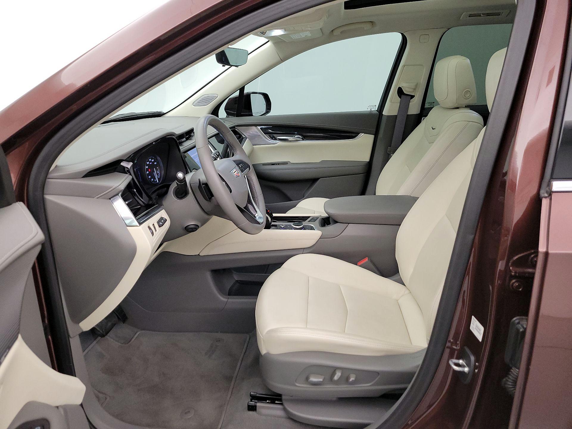 Thumbnail: 2022 Cadillac XT6 - 11