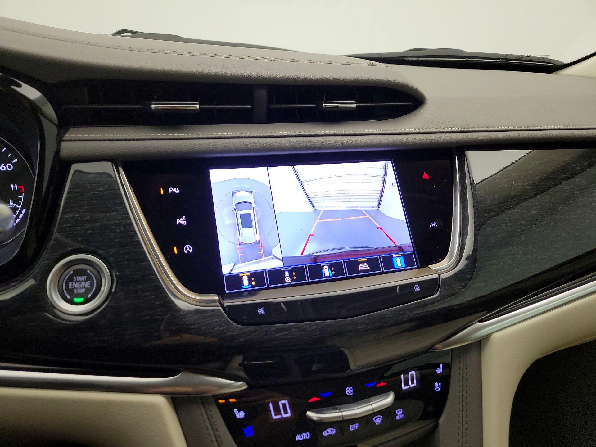 Thumbnail: 2022 Cadillac XT6 - 14